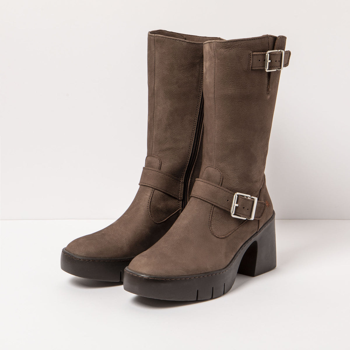 gid://shopify/Product/16171425661260_5