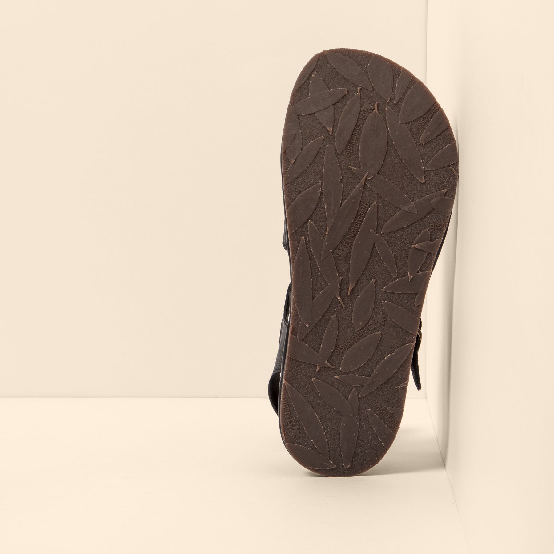gid://shopify/Product/15700434420044_3