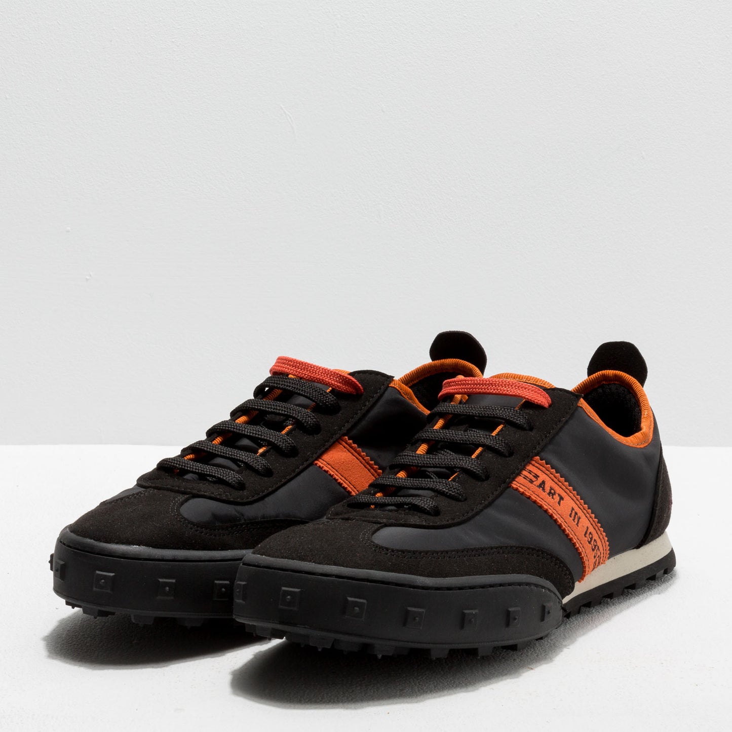 gid://shopify/Product/15785676964172_5
