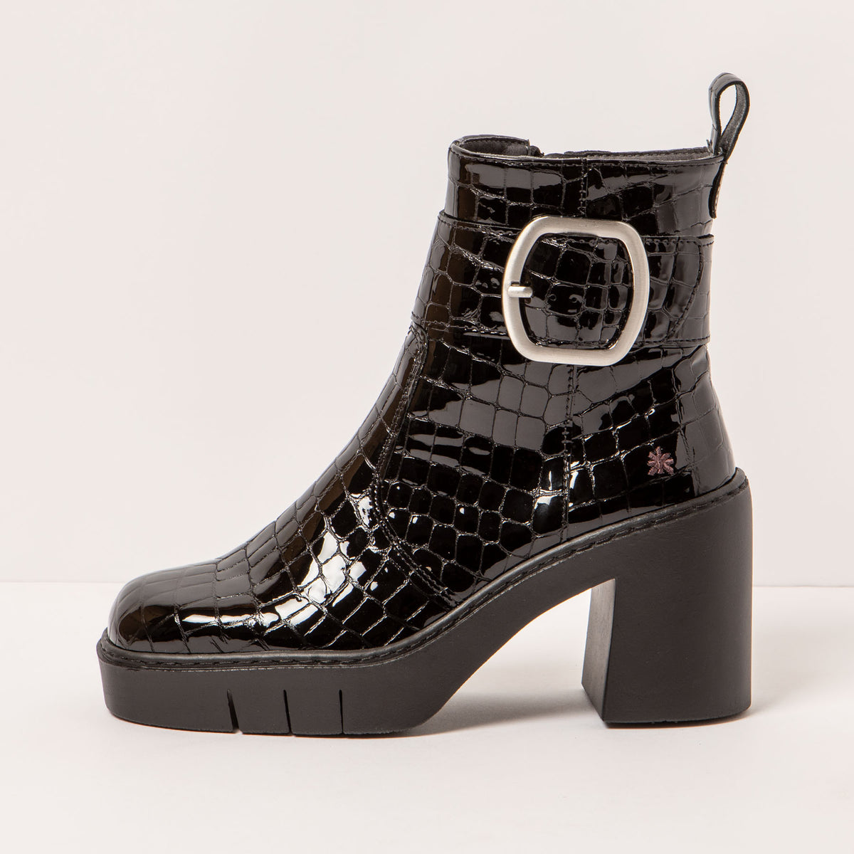 gid://shopify/Product/16172820234572_1