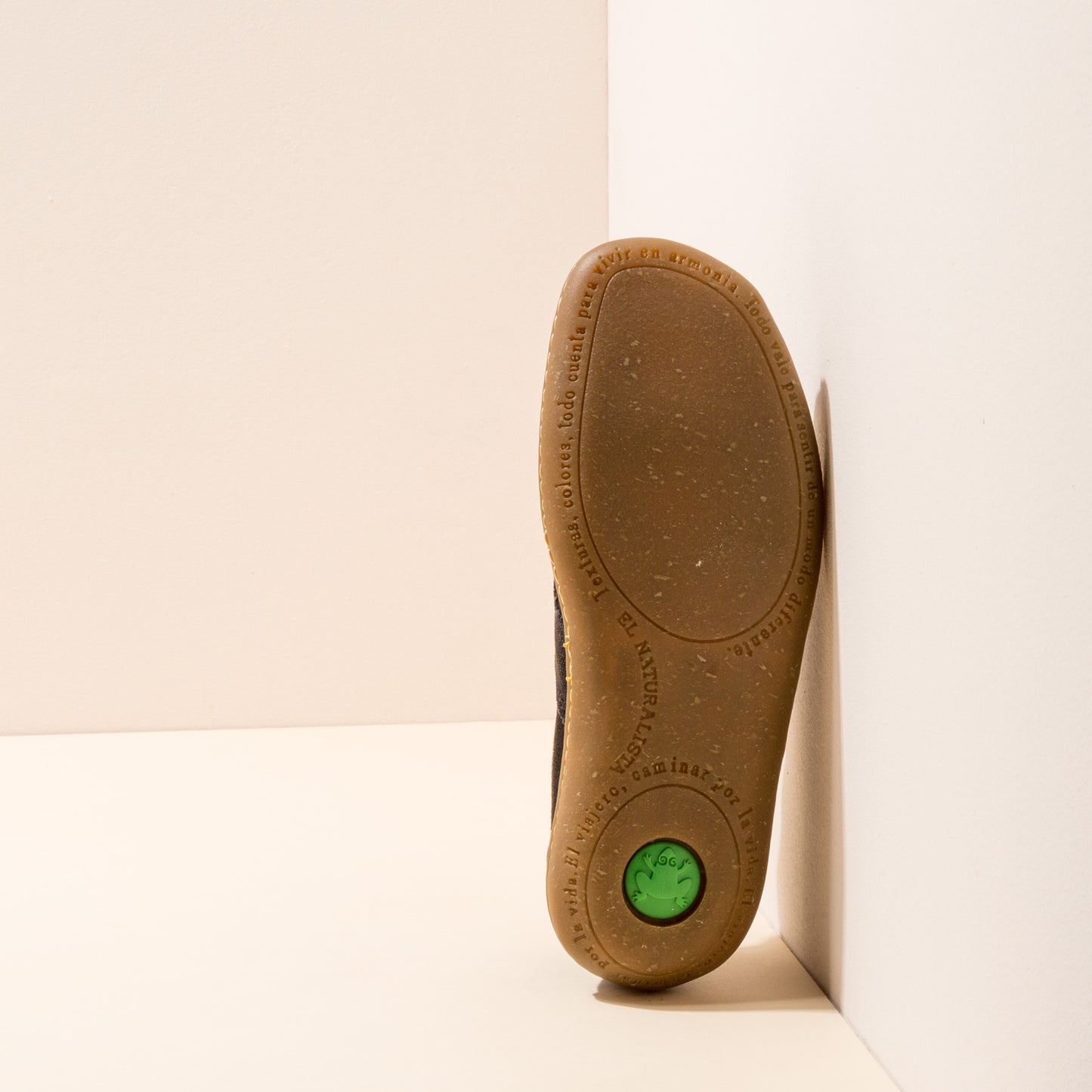gid://shopify/Product/15699920126284_3