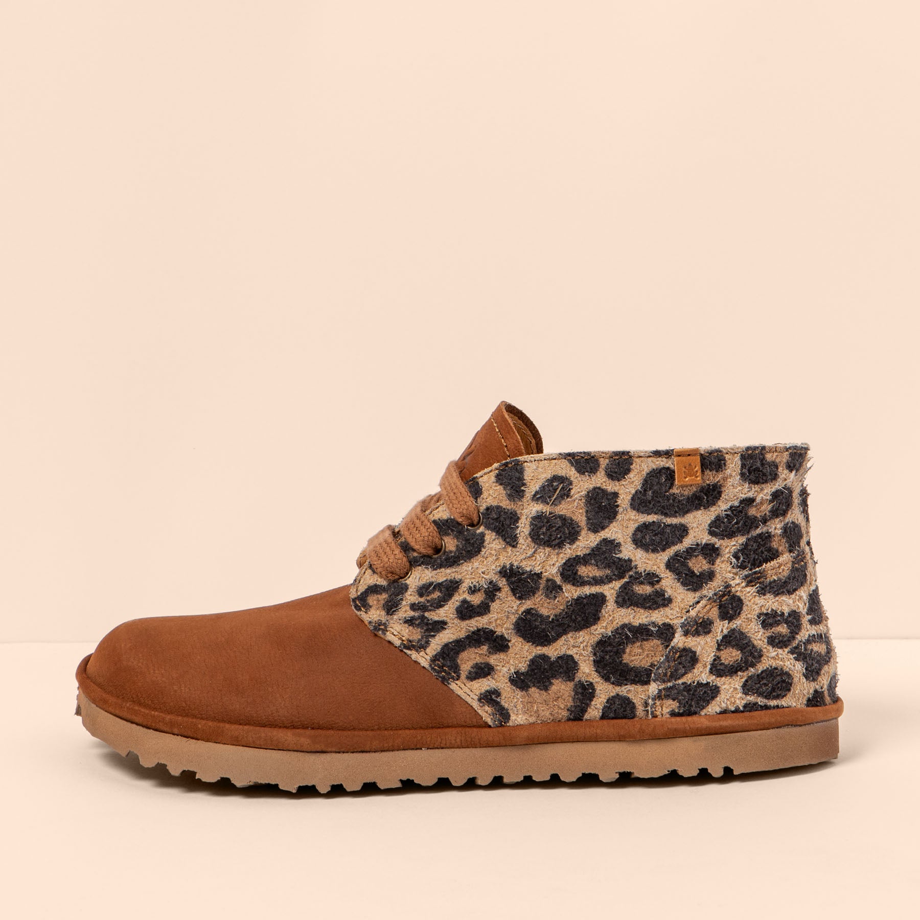 gid://shopify/Product/15700758004044_1