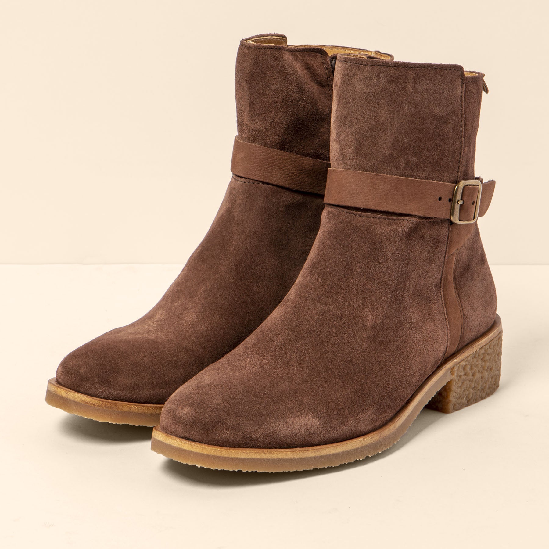 gid://shopify/Product/15700160282956_5