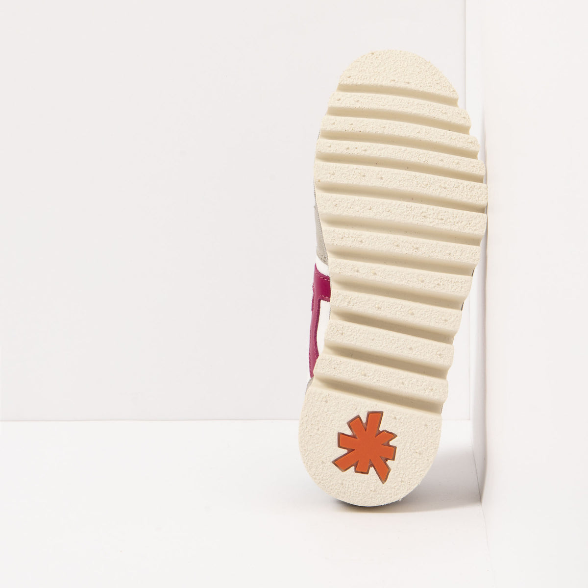 gid://shopify/Product/16171380932940_6