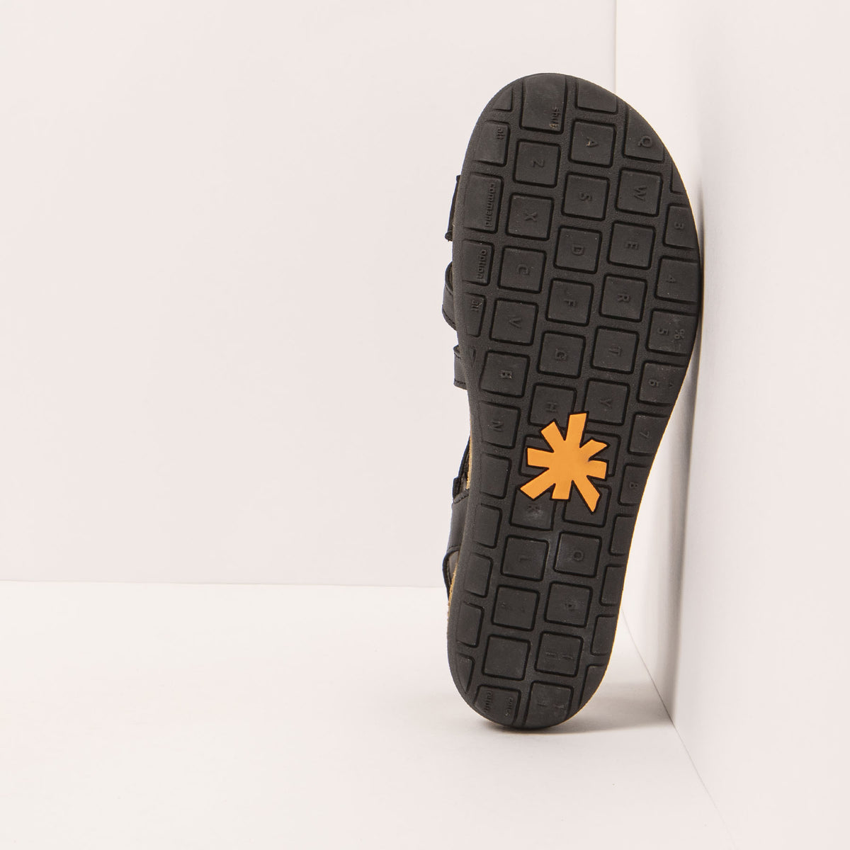 gid://shopify/Product/16172047204684_3