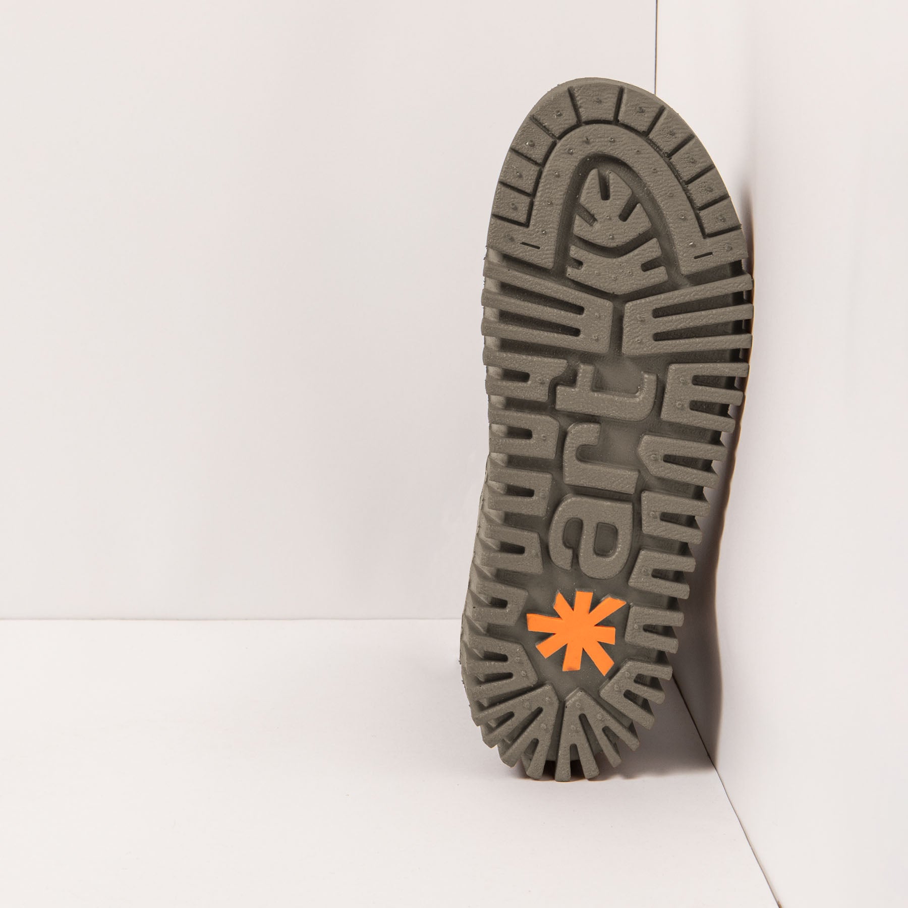 gid://shopify/Product/15694064976204_3
