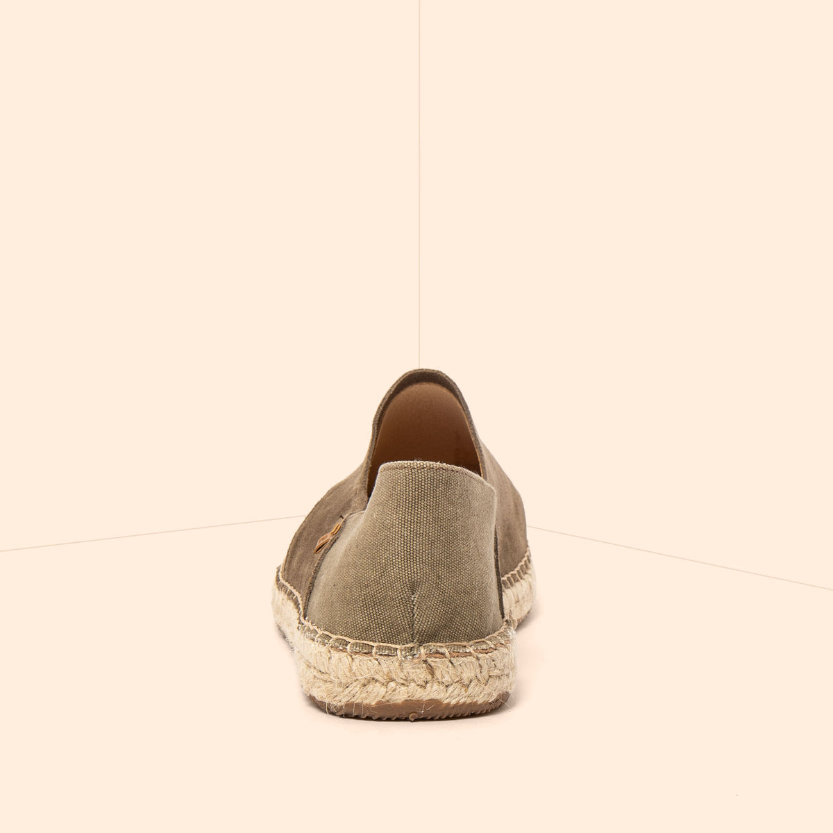 gid://shopify/Product/16124878684492_5