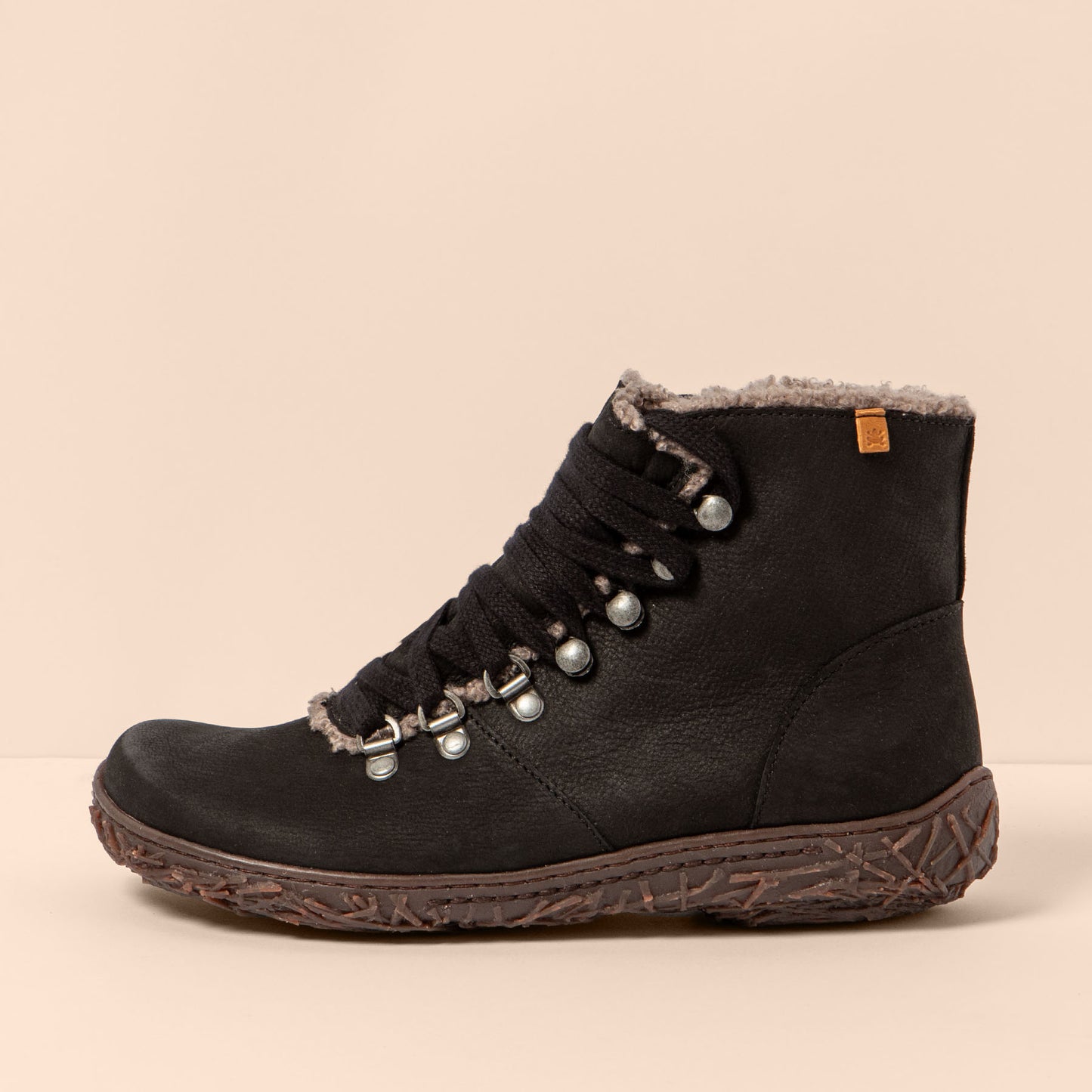 gid://shopify/Product/15700796113228_1