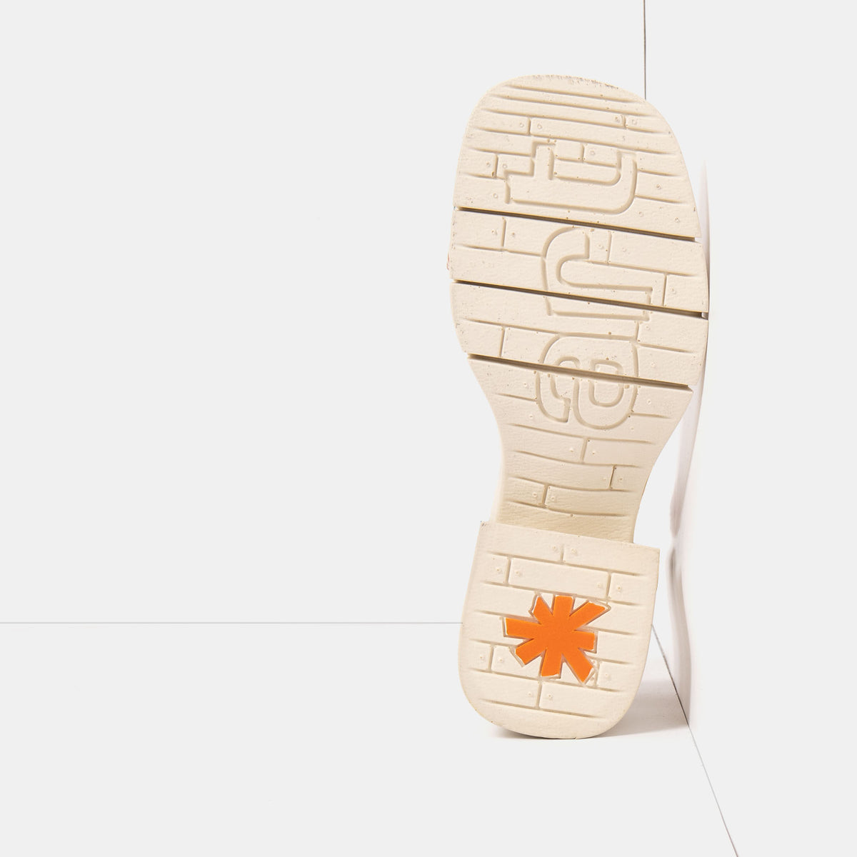 gid://shopify/Product/16172881445196_3