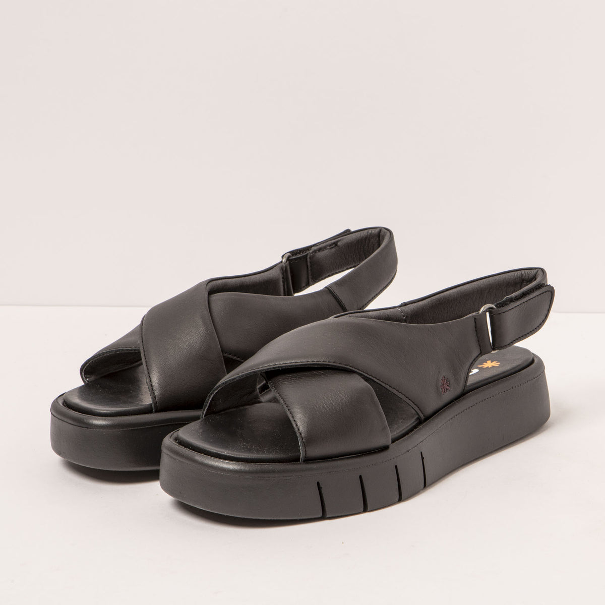 gid://shopify/Product/16171555520844_5