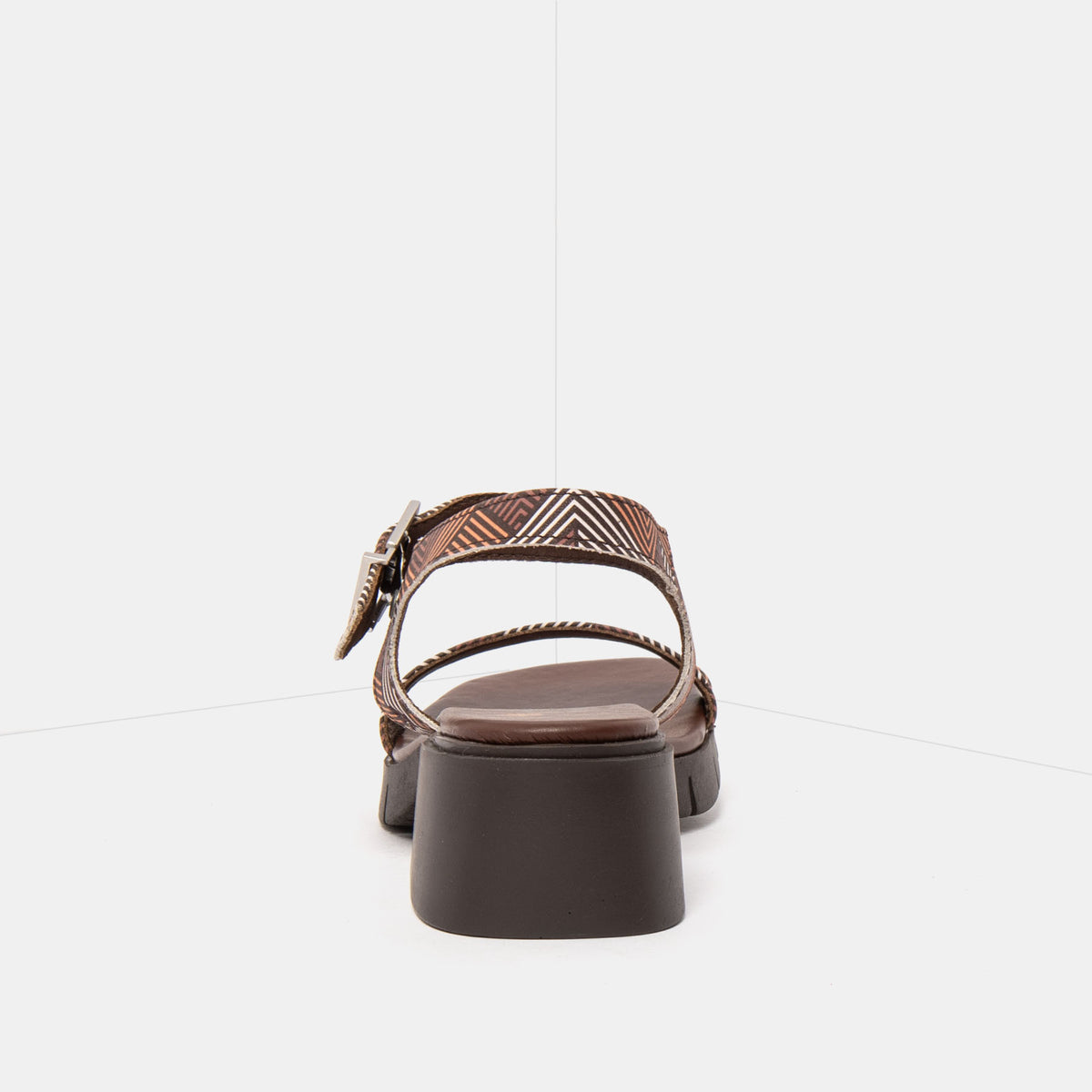 gid://shopify/Product/16173089784140_5