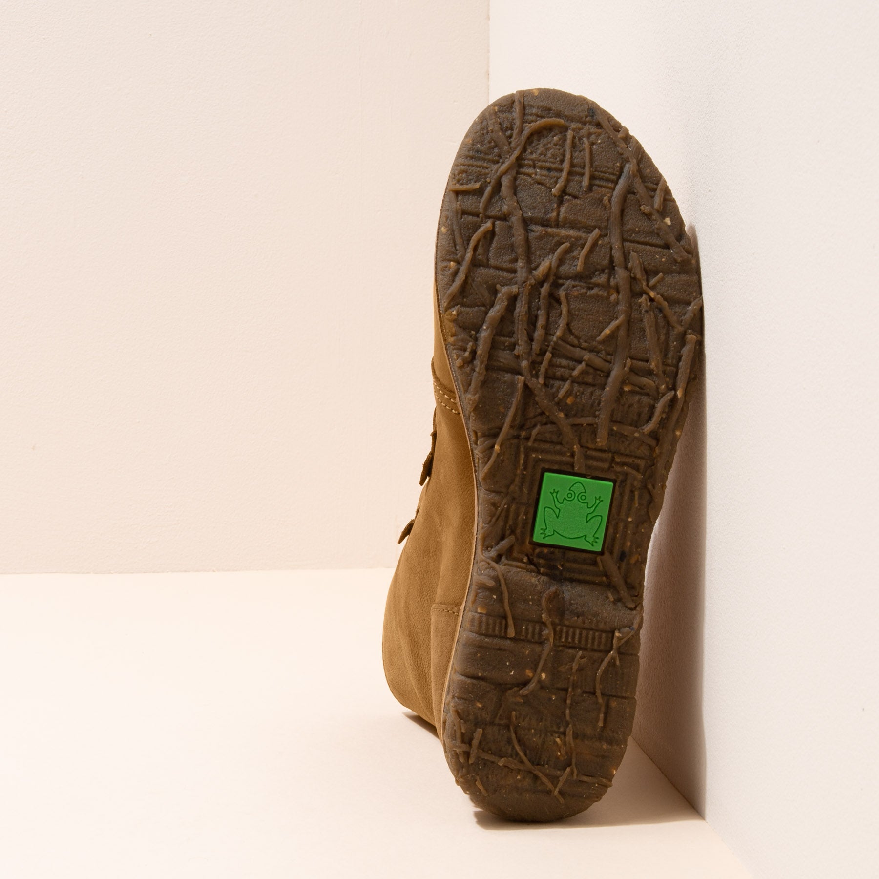 gid://shopify/Product/15699997163852_7