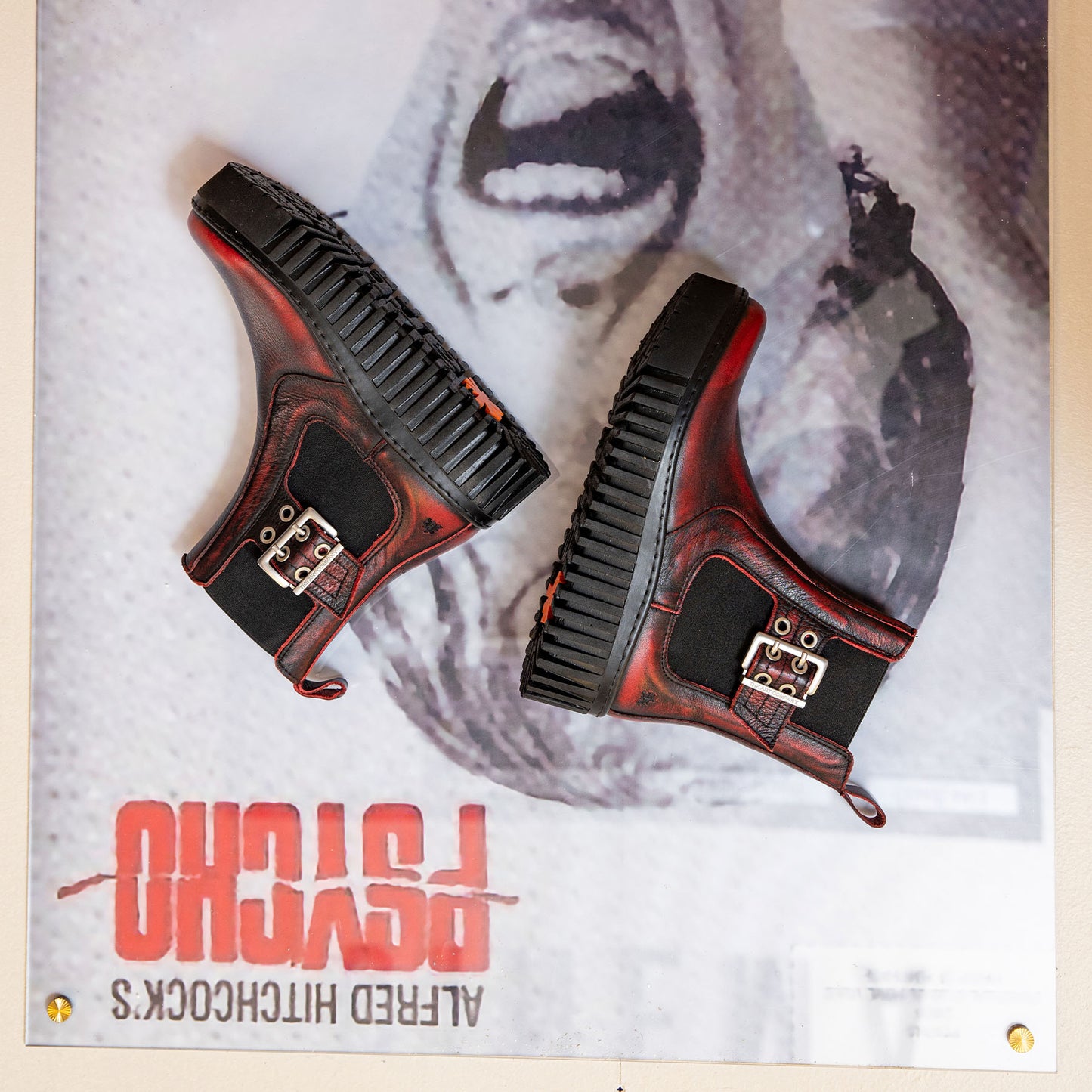 gid://shopify/Product/15693998162252_7