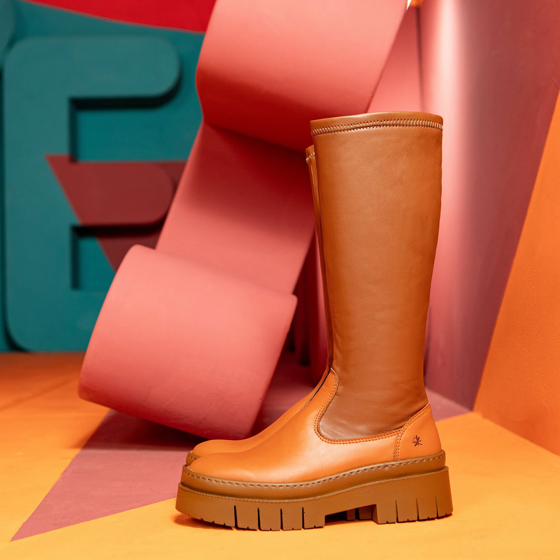 gid://shopify/Product/15694346158412_7