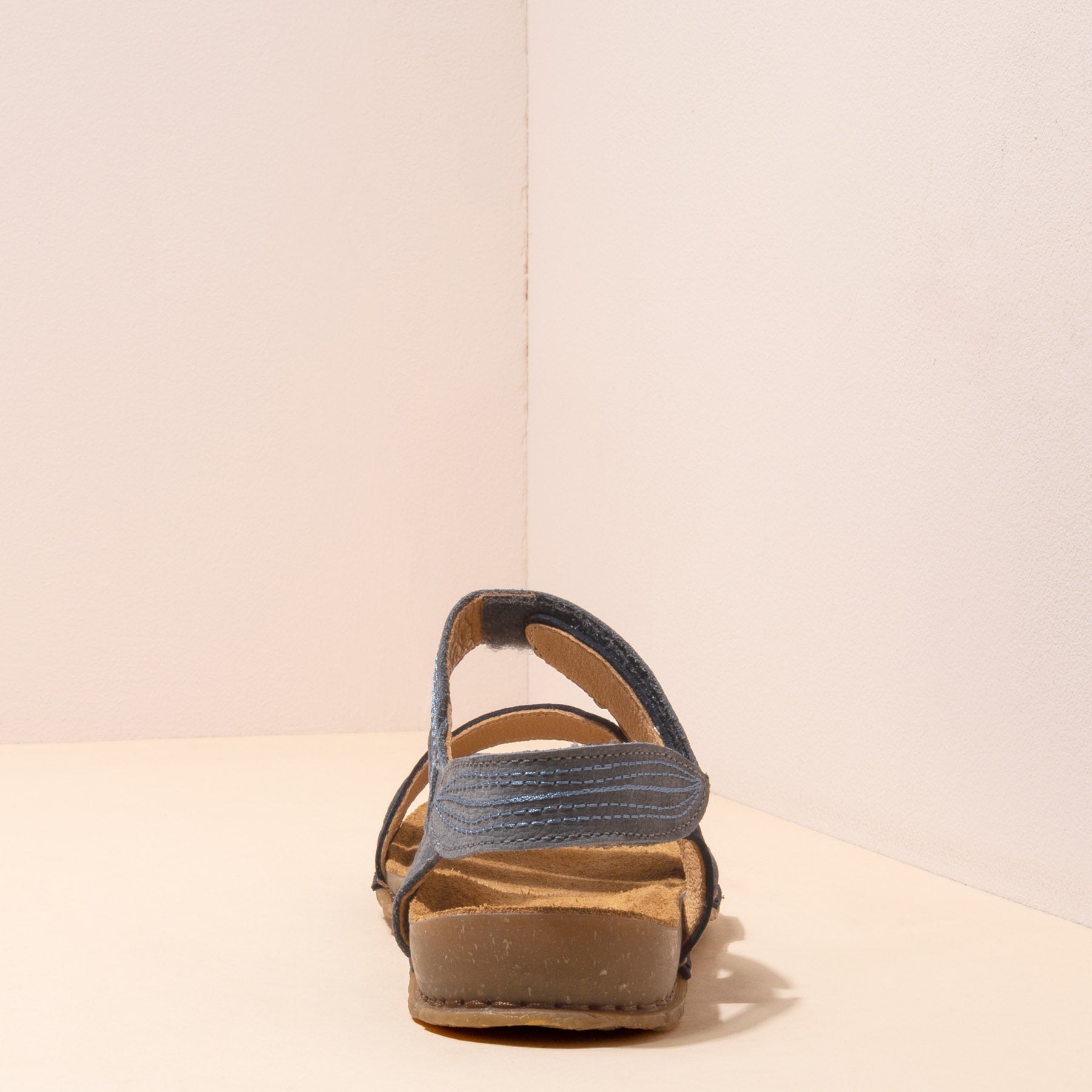 gid://shopify/Product/15791568781644_8