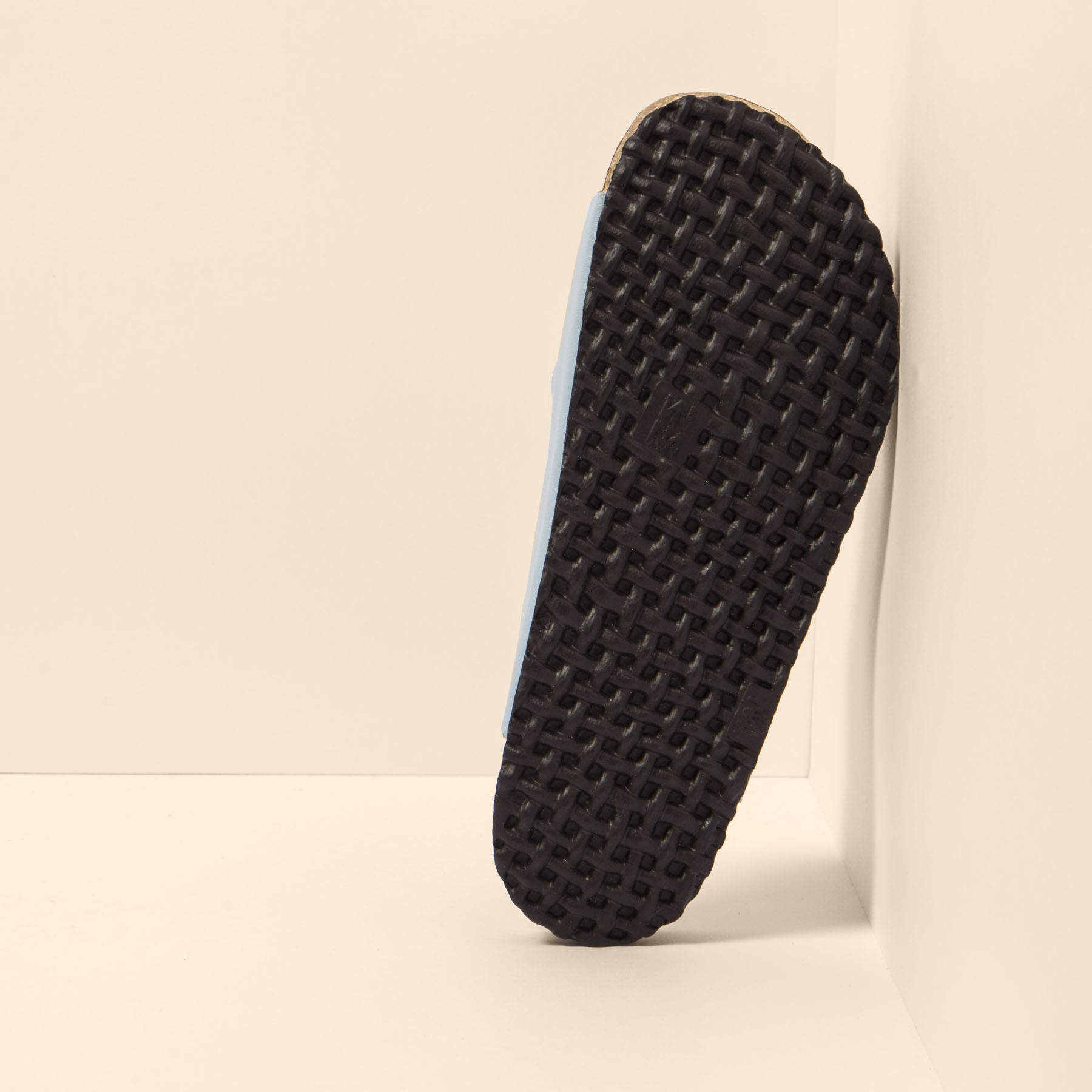 gid://shopify/Product/15791759753548_6