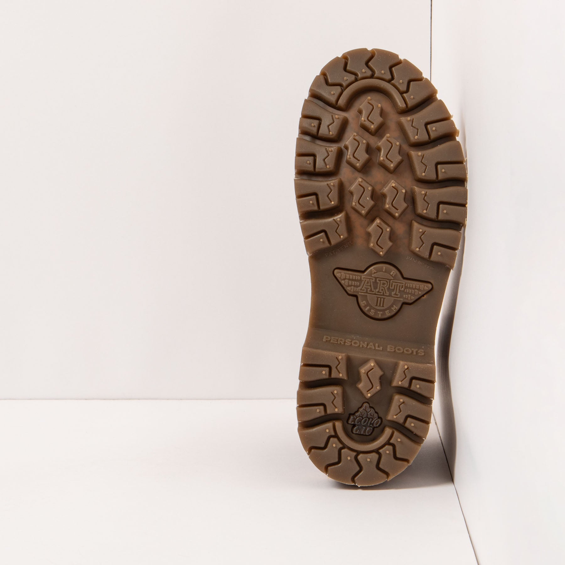 gid://shopify/Product/15693666746700_3
