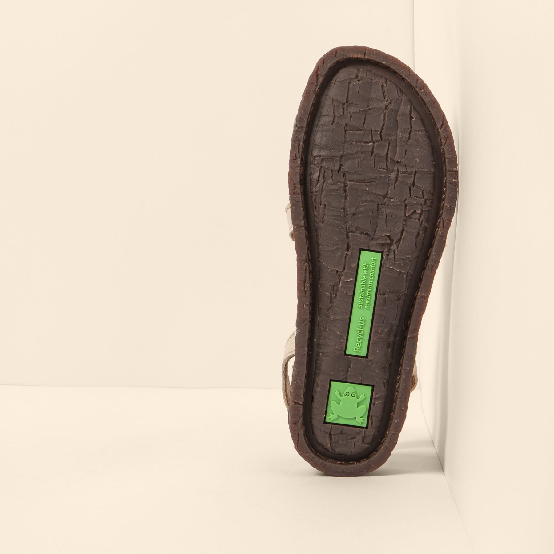 gid://shopify/Product/15700512375116_3