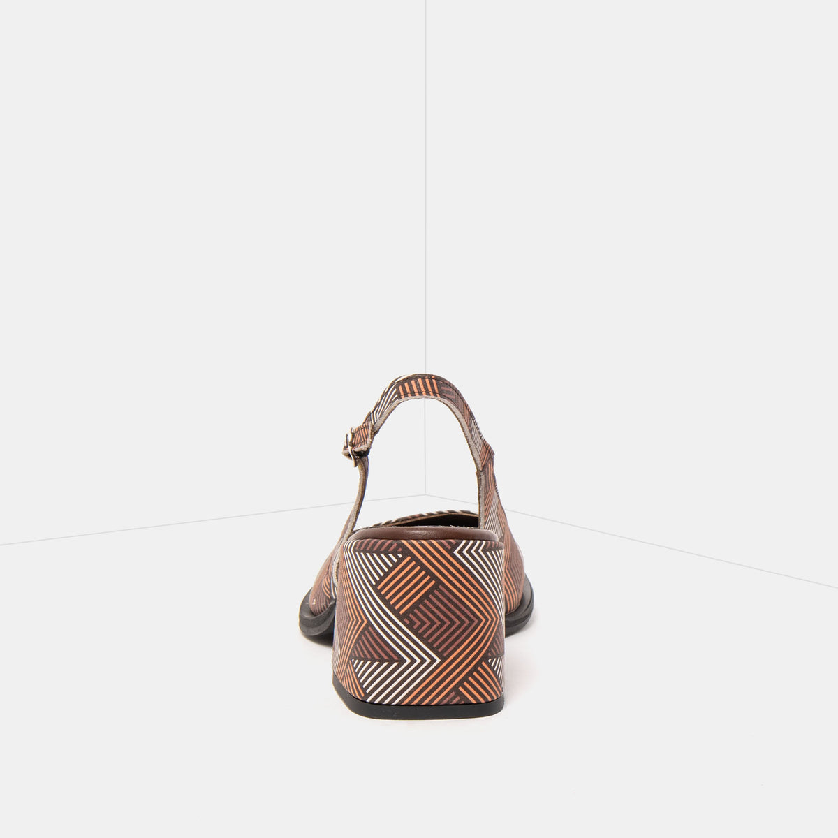 gid://shopify/Product/16173064421708_5