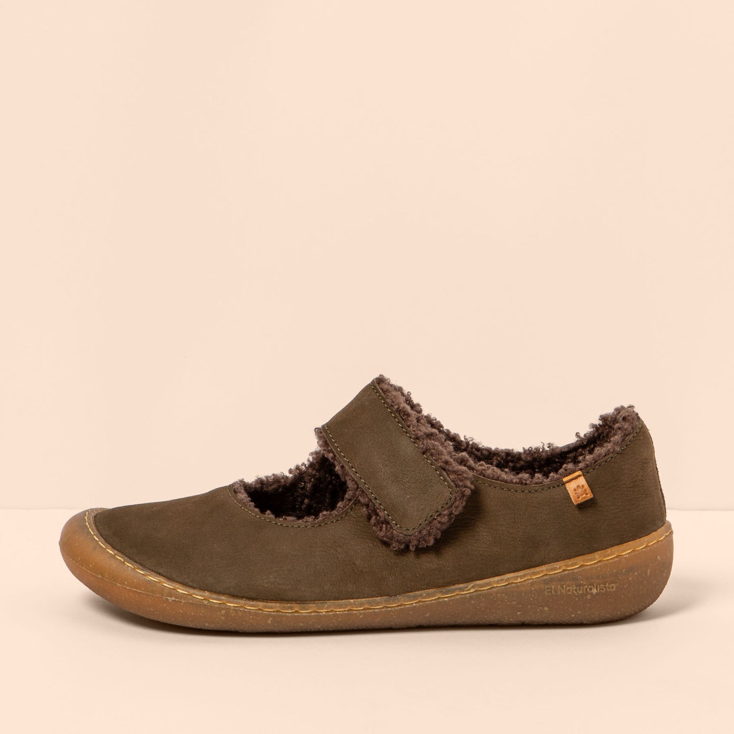 gid://shopify/Product/15700857618764_1