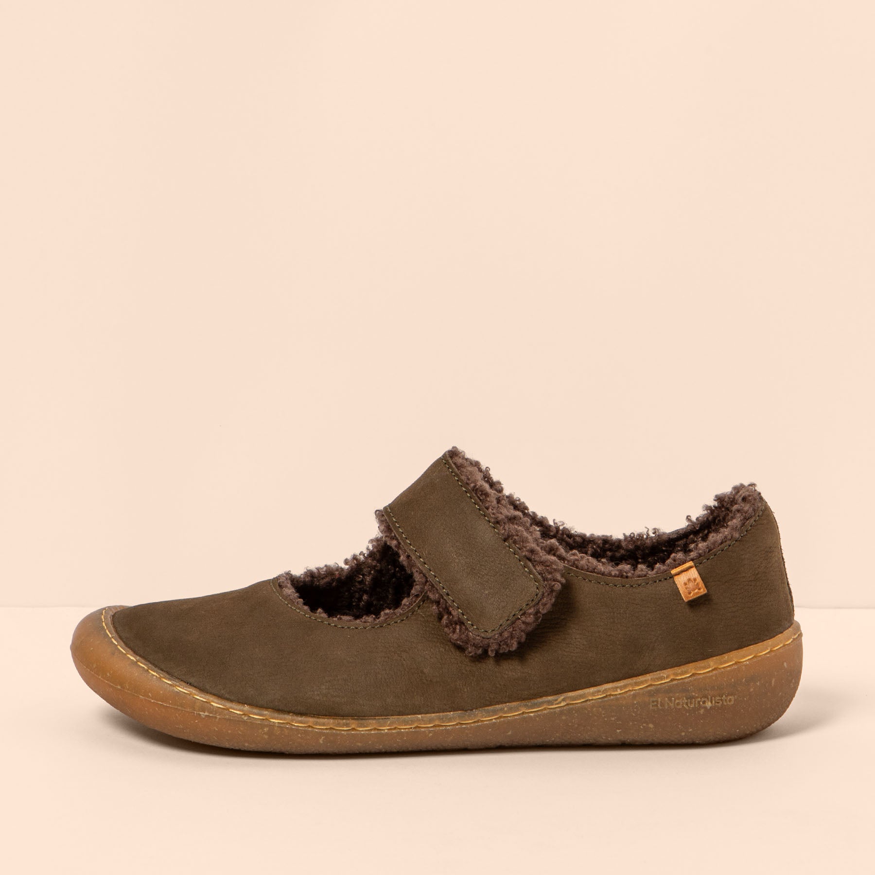 gid://shopify/Product/15700857618764_1