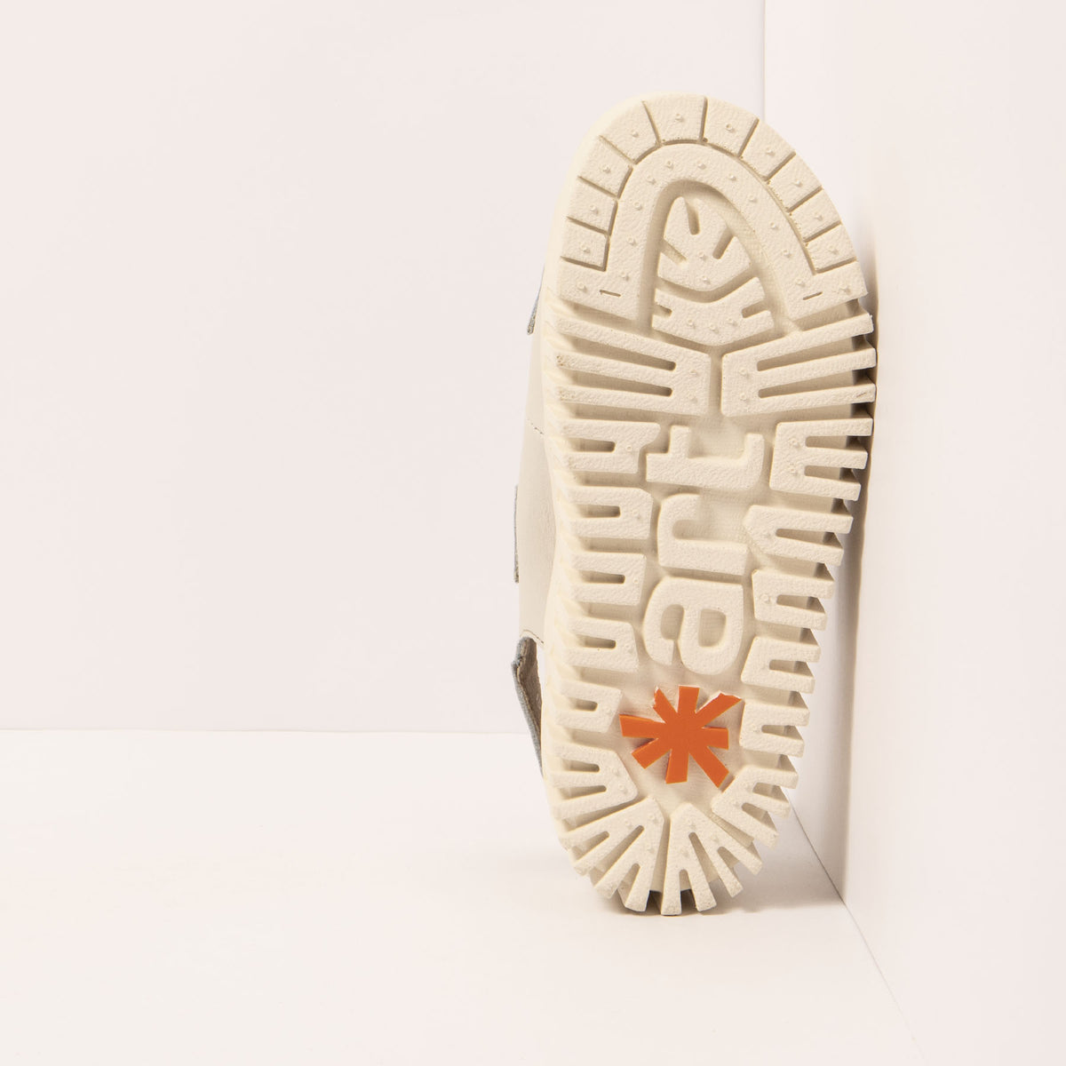gid://shopify/Product/16172026790220_3