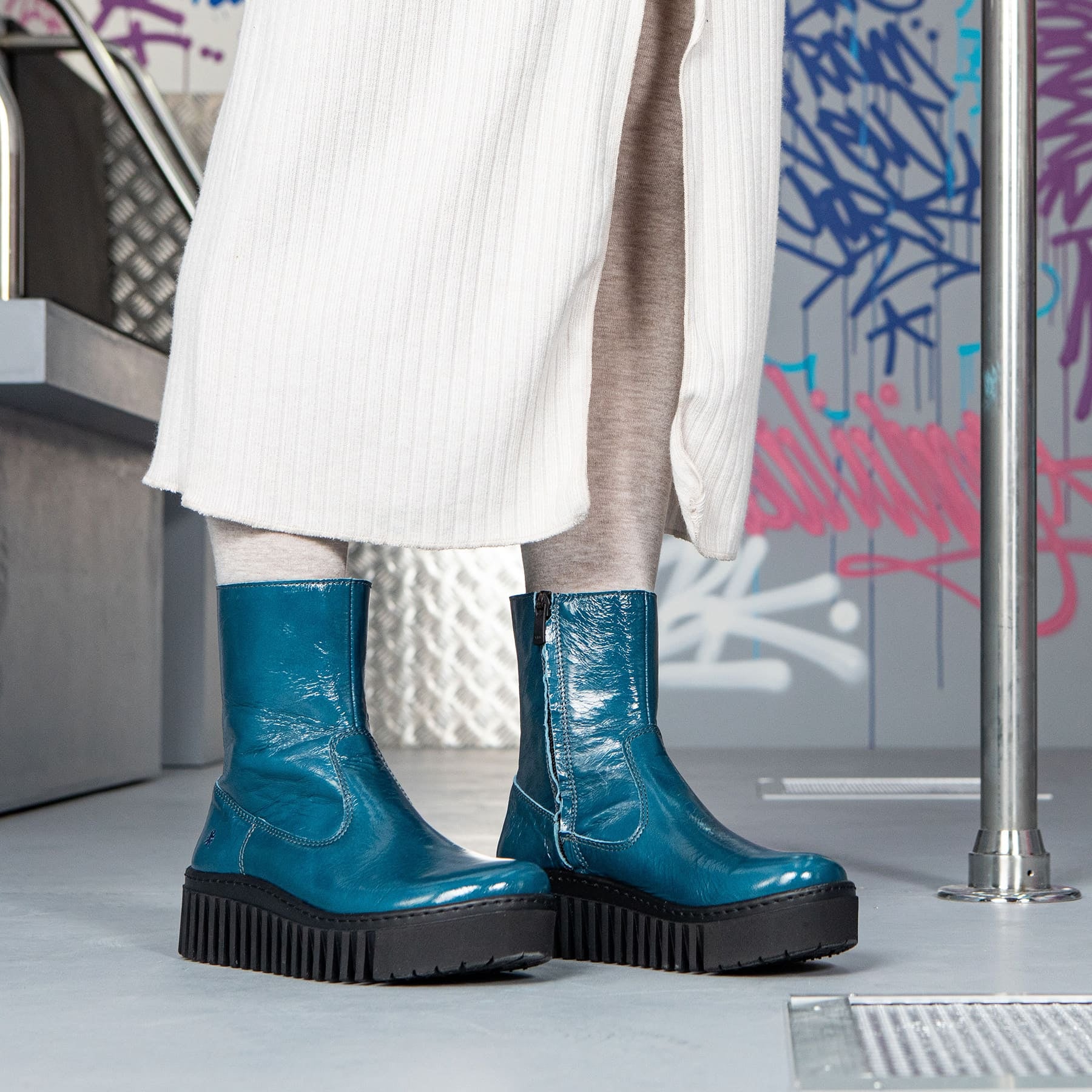 gid://shopify/Product/15785722806604_1