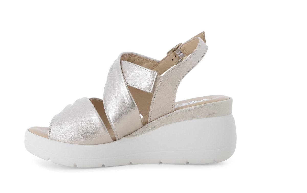 gid://shopify/Product/15761200742732_4