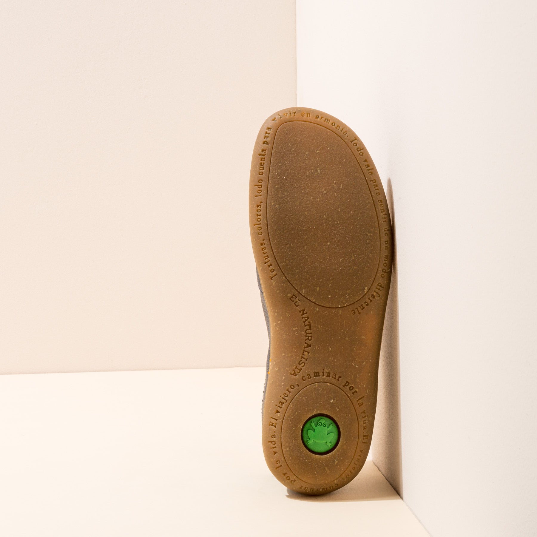 gid://shopify/Product/15700225458508_3