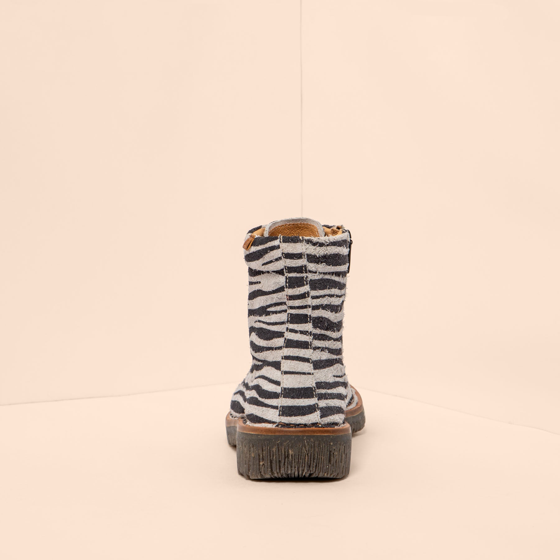 gid://shopify/Product/15700822458700_5
