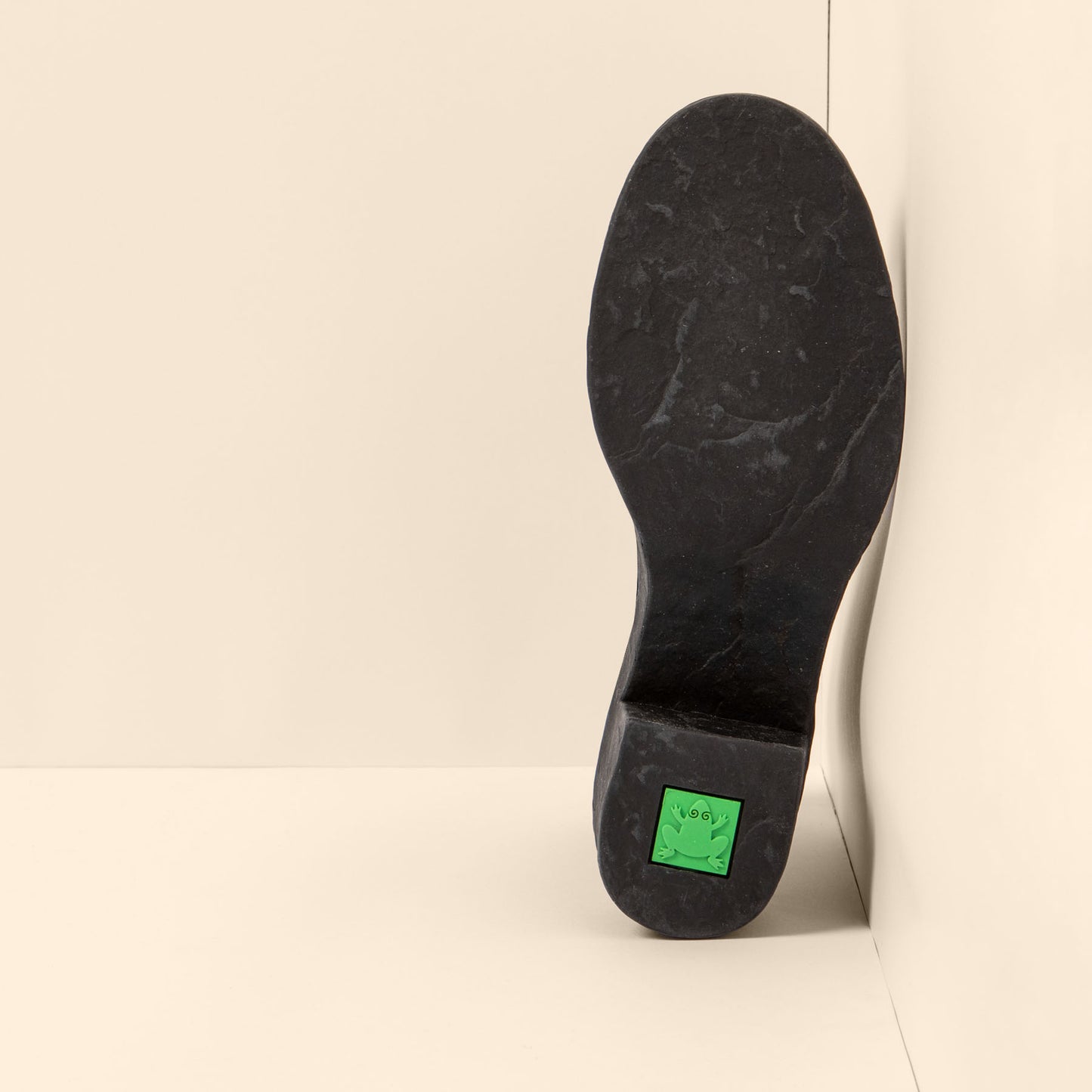 gid://shopify/Product/15700046086476_3