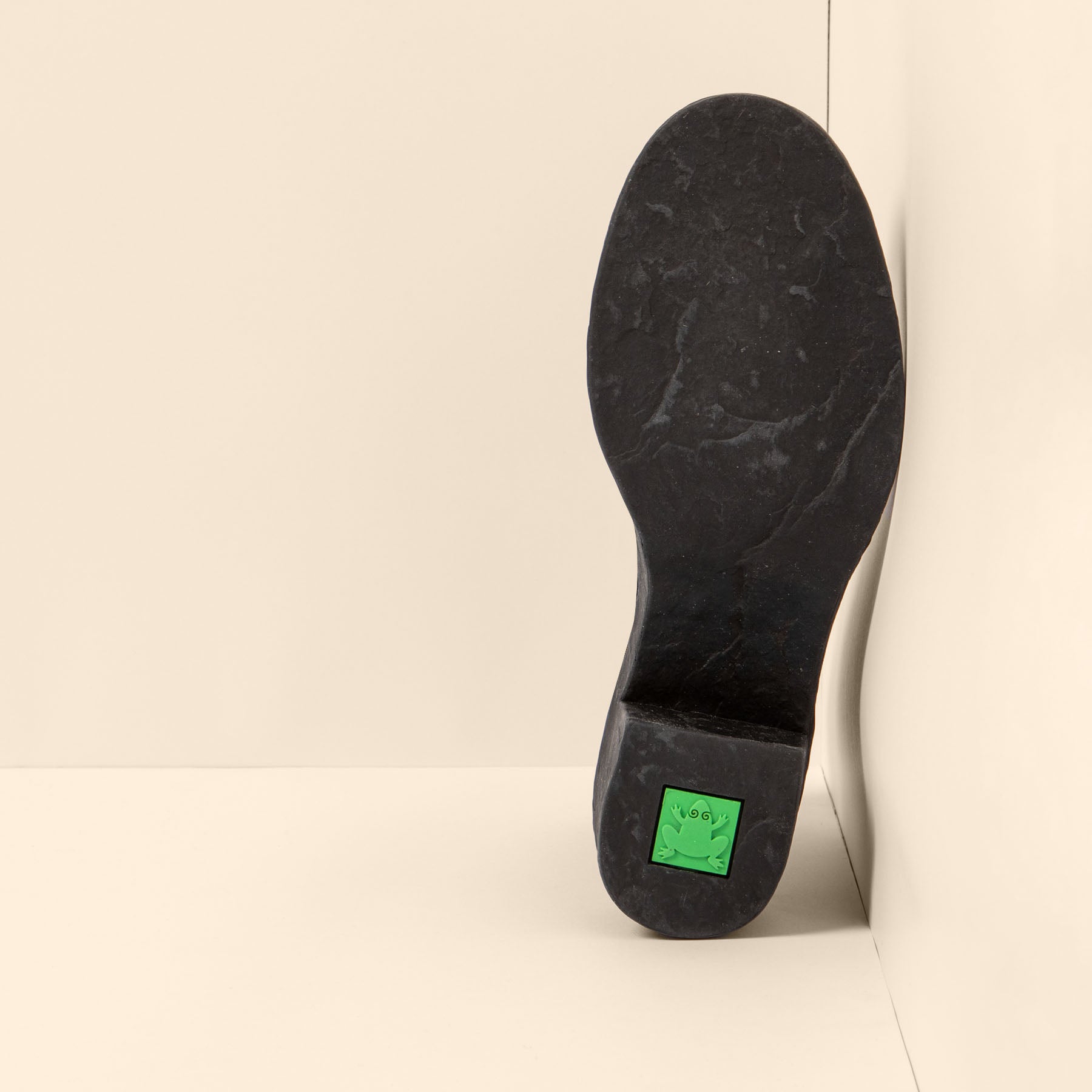 gid://shopify/Product/15700046086476_3