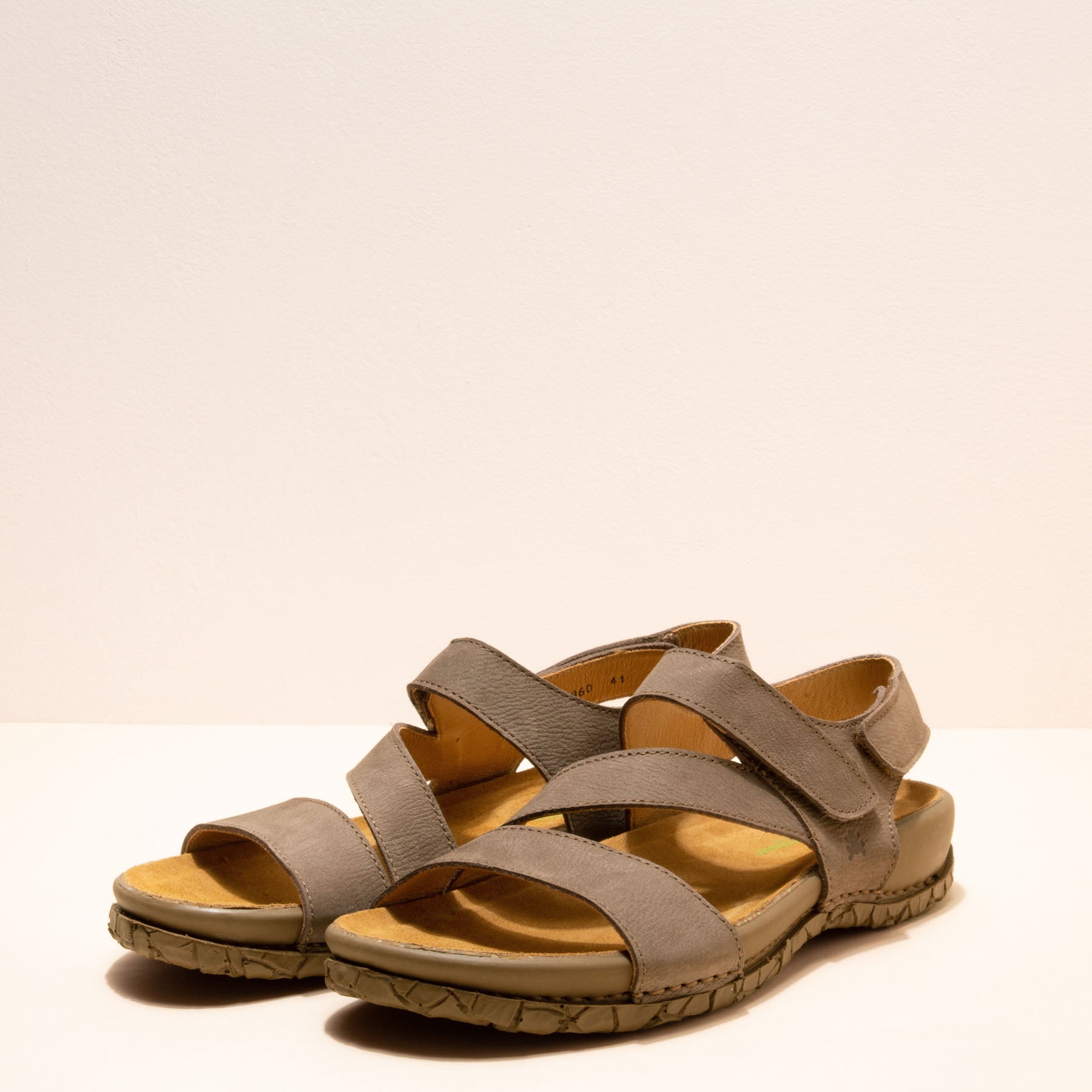 gid://shopify/Product/15700129284428_5