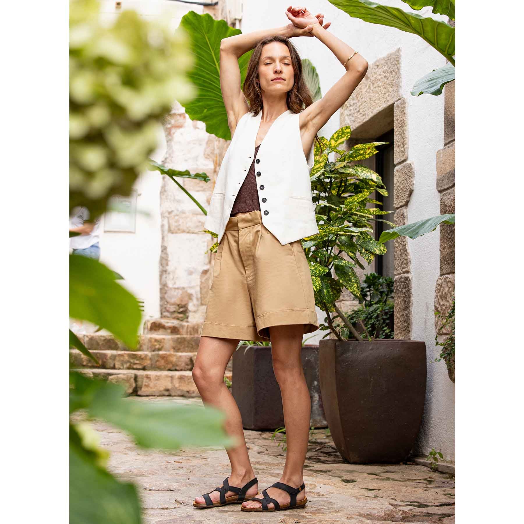 gid://shopify/Product/15700342374732_8