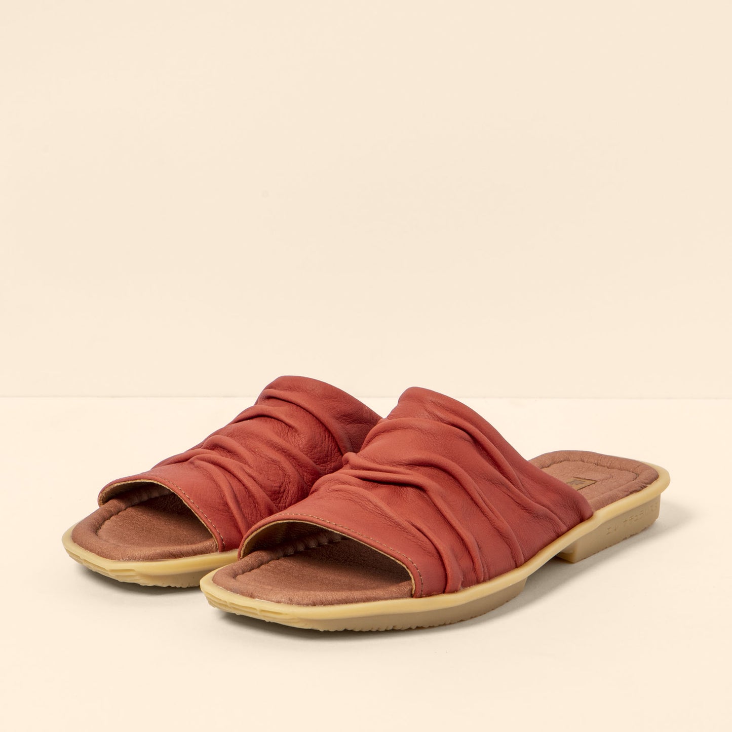 gid://shopify/Product/15700144161100_5