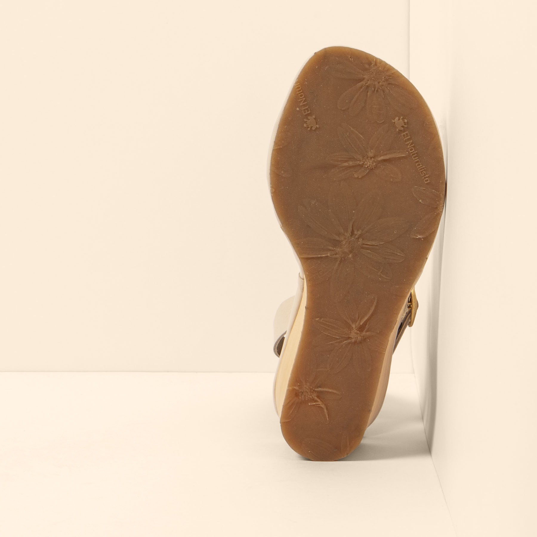 gid://shopify/Product/15700721500492_3