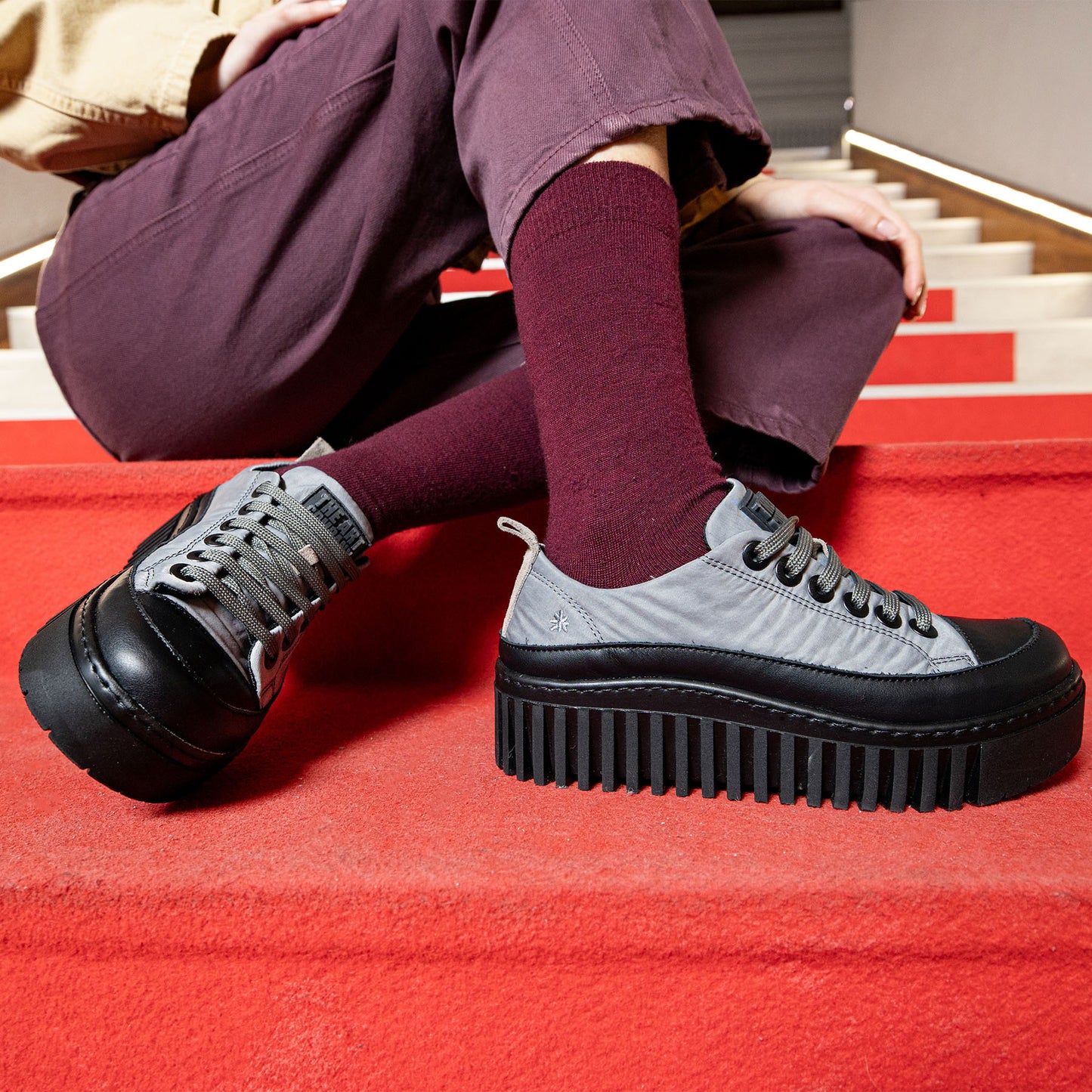 gid://shopify/Product/15694039712076_6