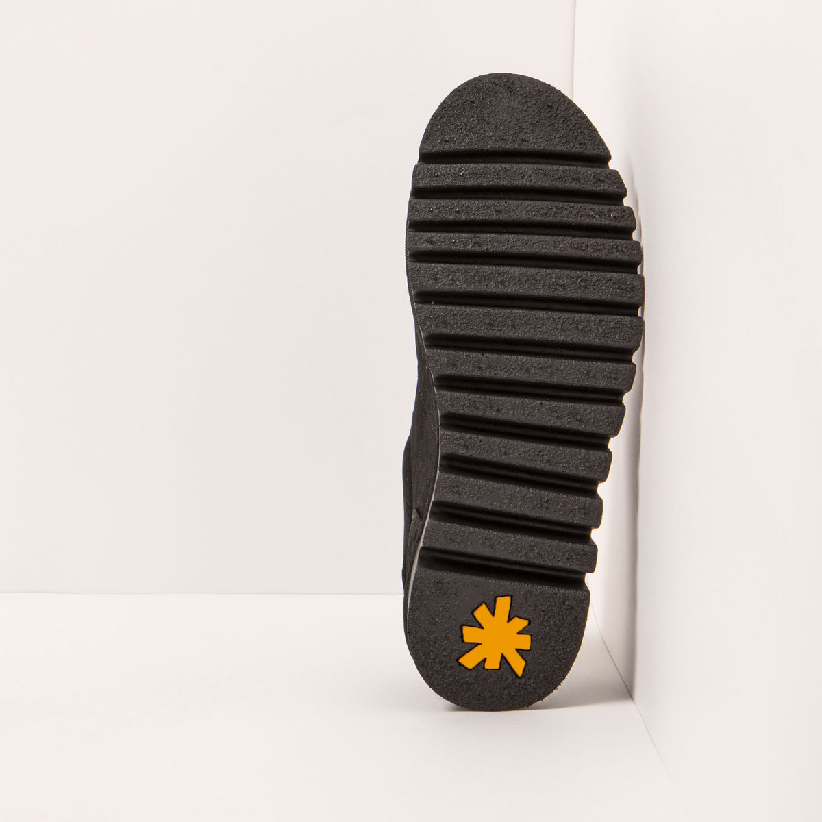 gid://shopify/Product/16171383947596_6