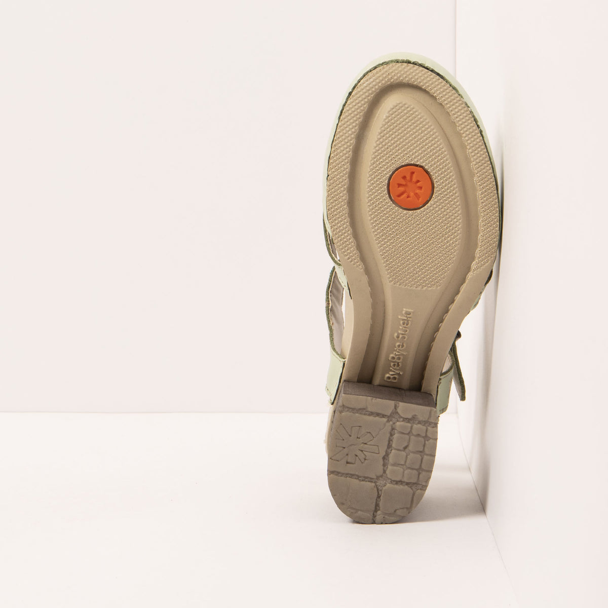 gid://shopify/Product/16172077285708_3