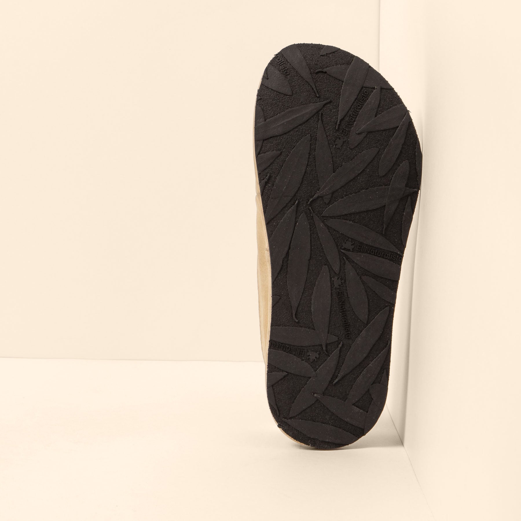 gid://shopify/Product/15700378550604_3