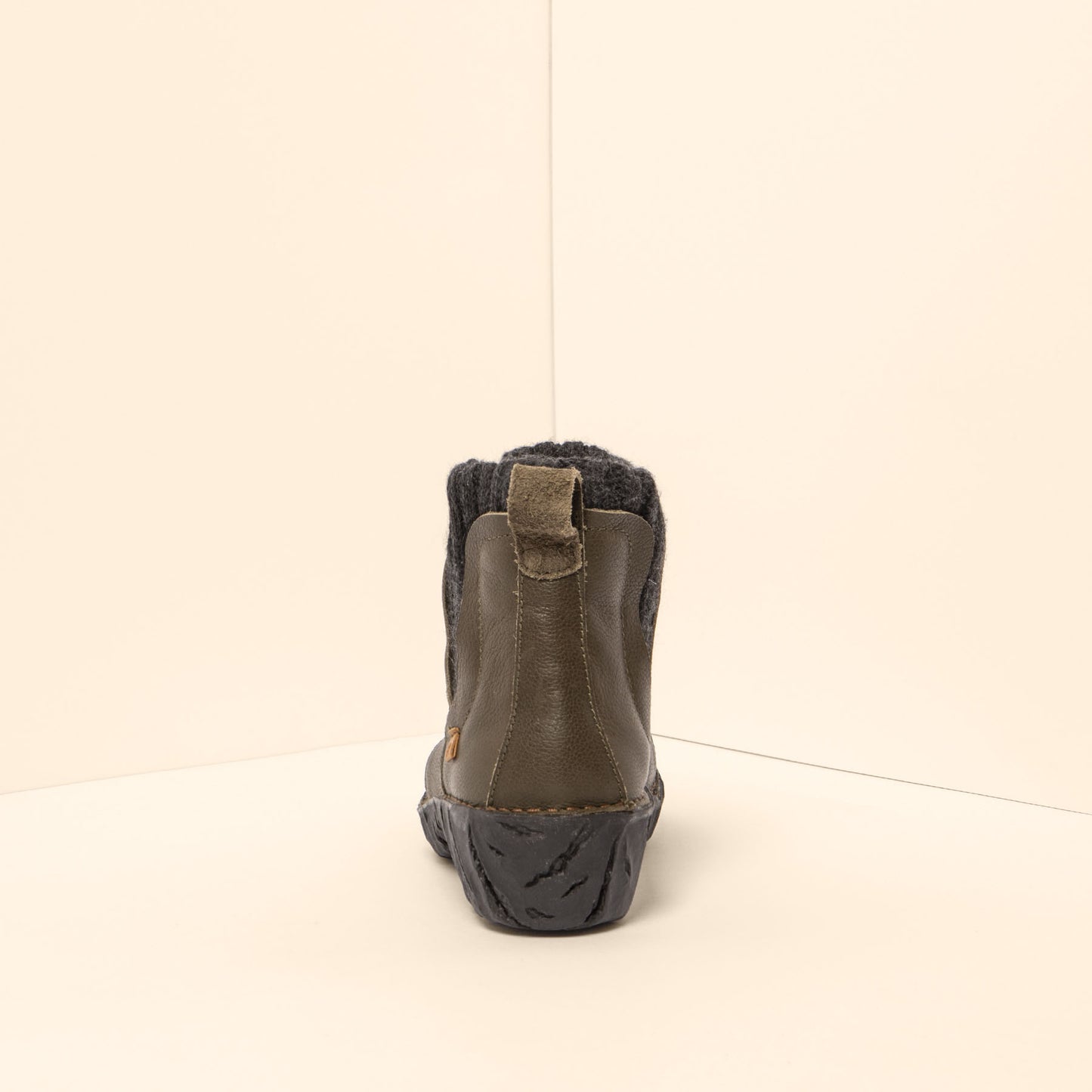 gid://shopify/Product/15700298531148_8
