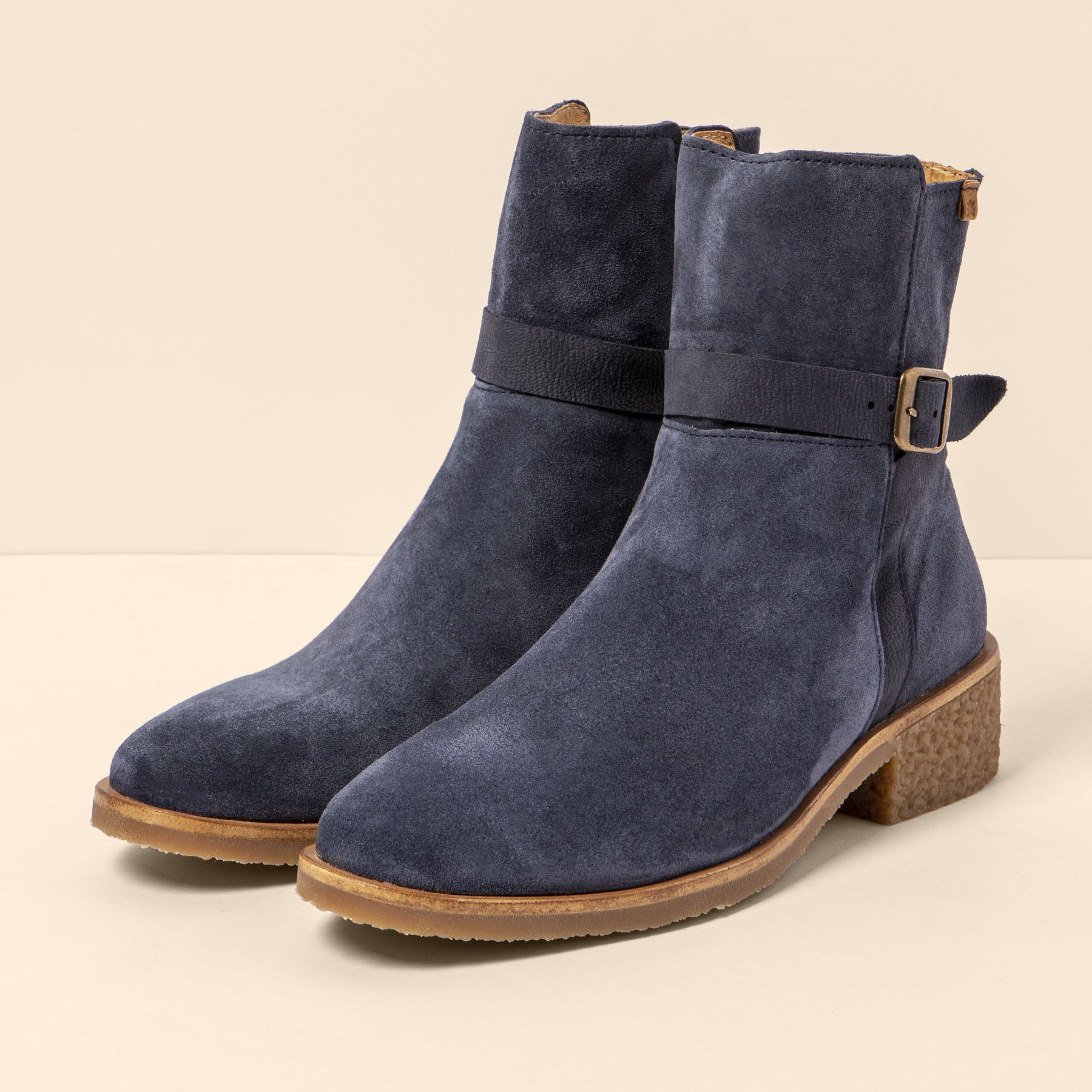 gid://shopify/Product/15700161397068_5