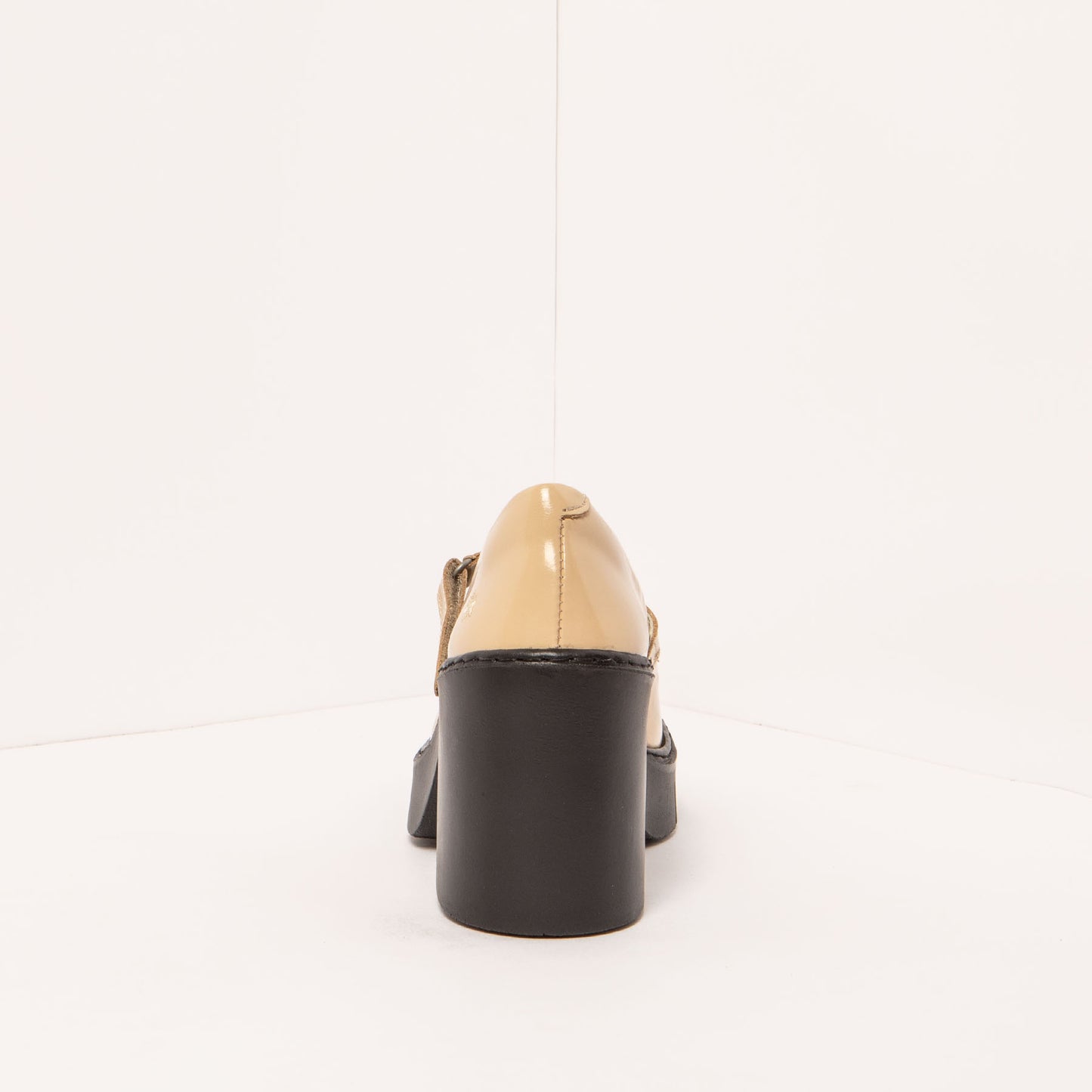 gid://shopify/Product/15694367818060_5