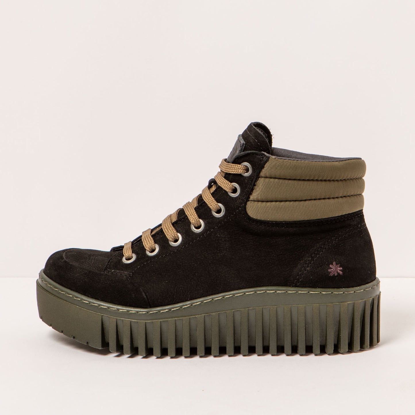 gid://shopify/Product/15694067564876_1
