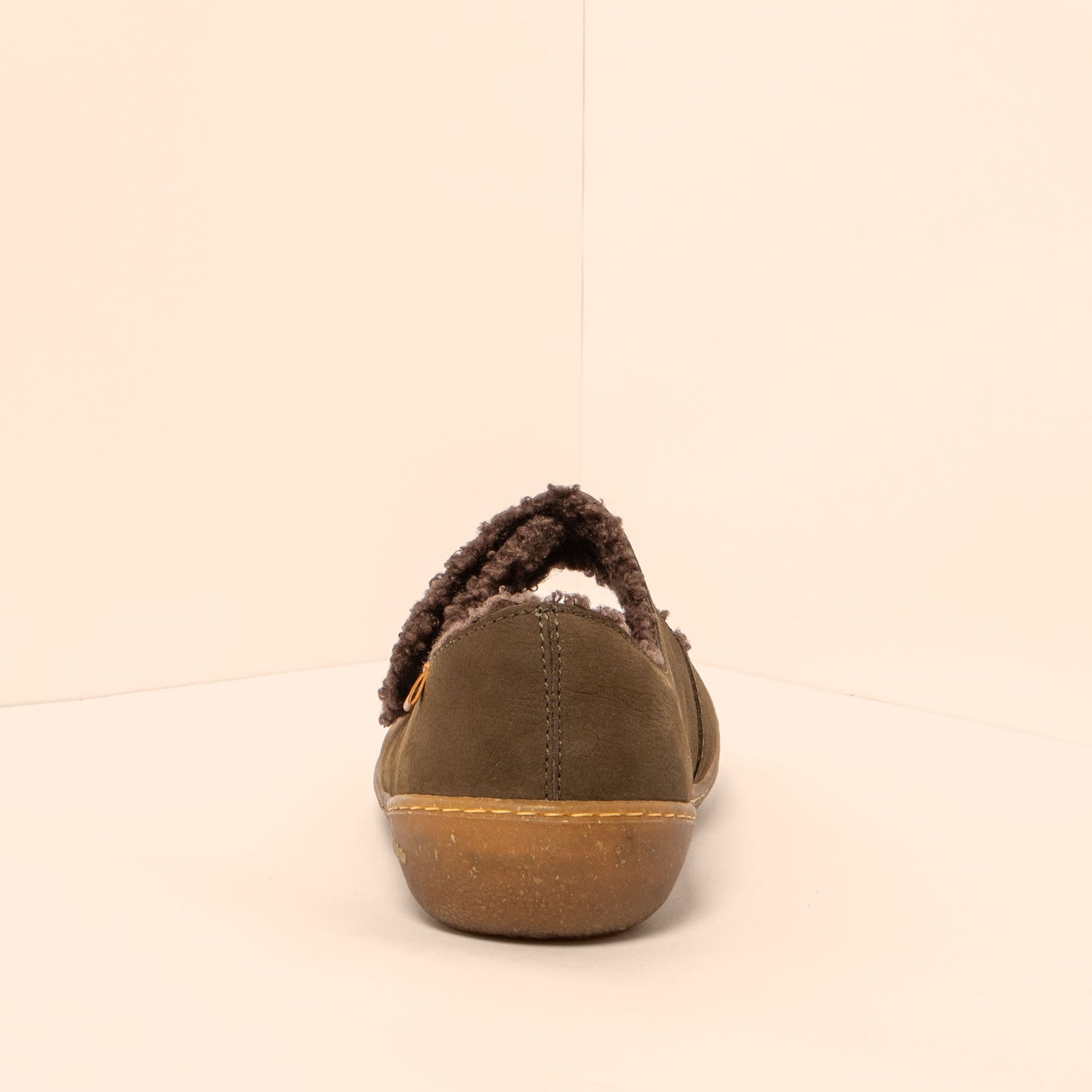 gid://shopify/Product/15700857618764_5