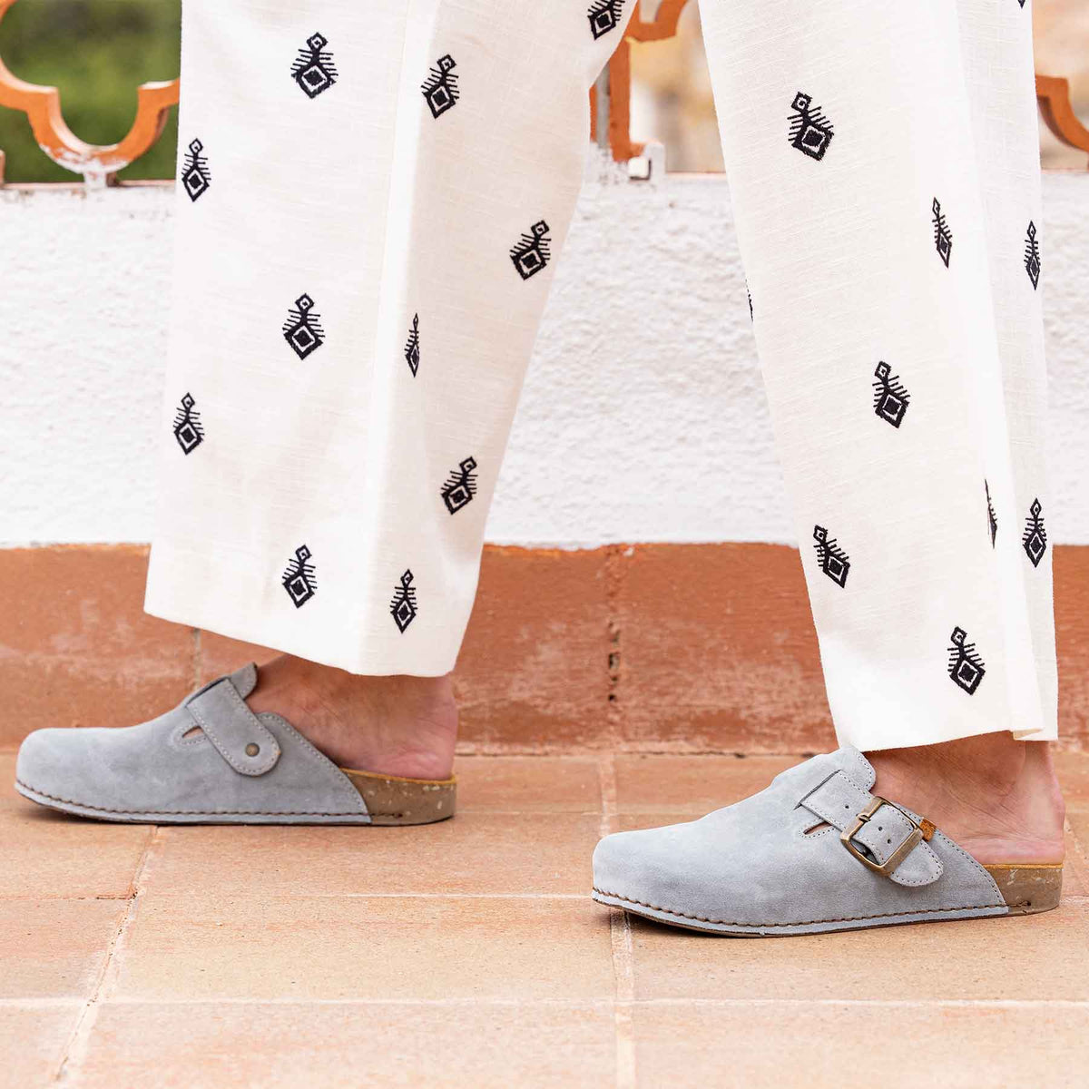 gid://shopify/Product/16124776448332_1