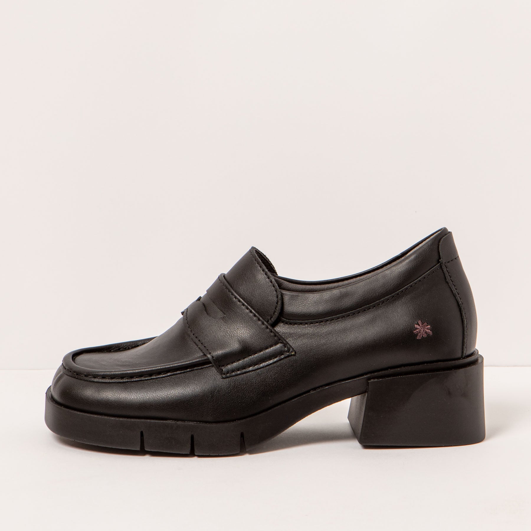 gid://shopify/Product/15693760168268_1