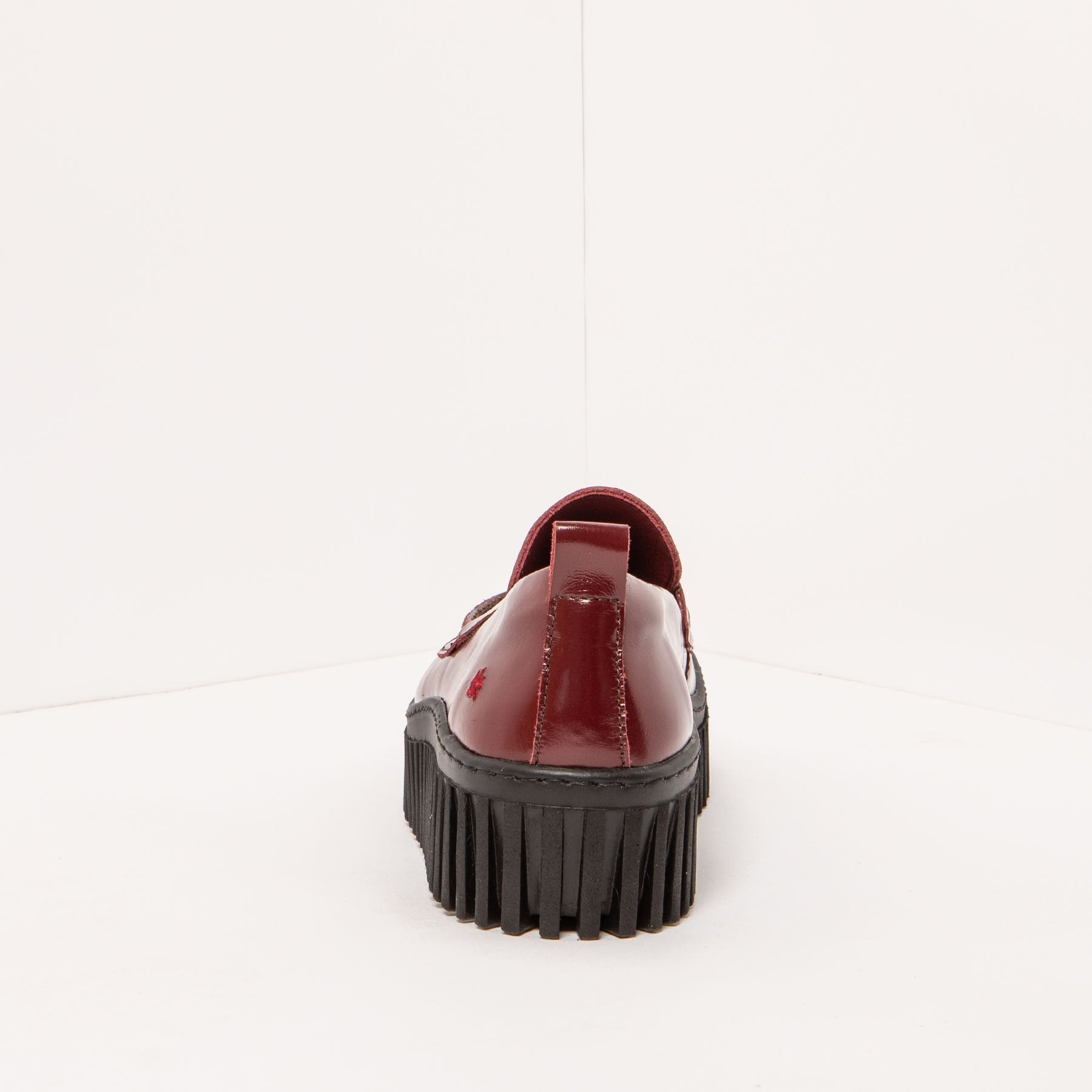 gid://shopify/Product/15694052753740_5