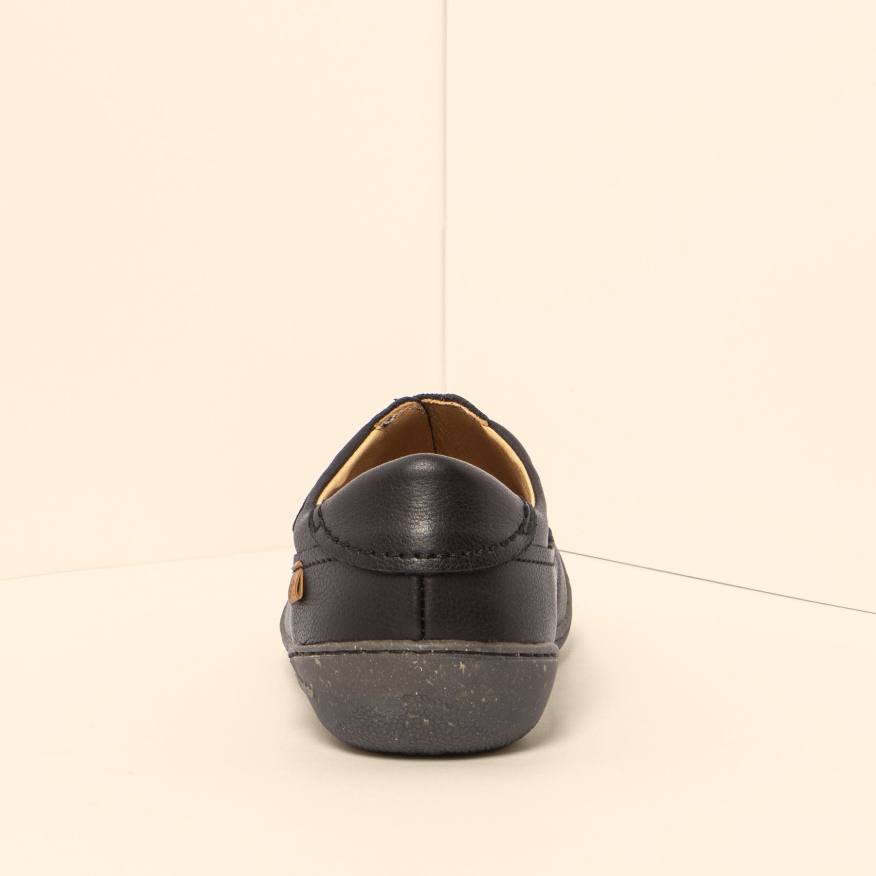 gid://shopify/Product/15700054114636_5