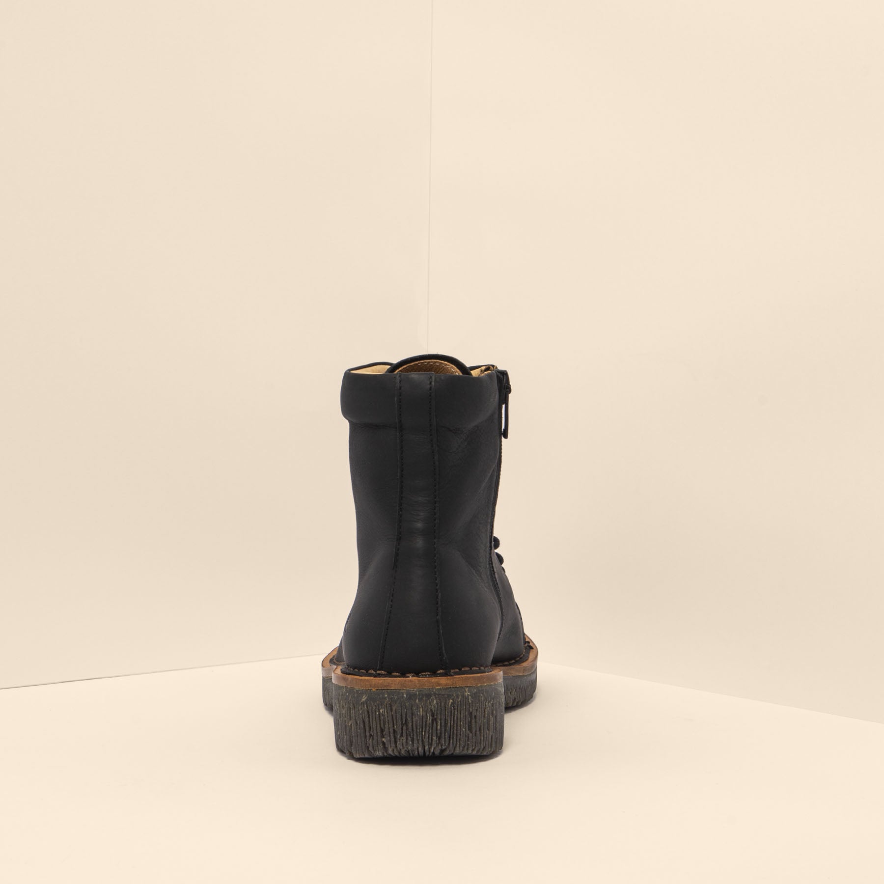 gid://shopify/Product/15700011614540_5